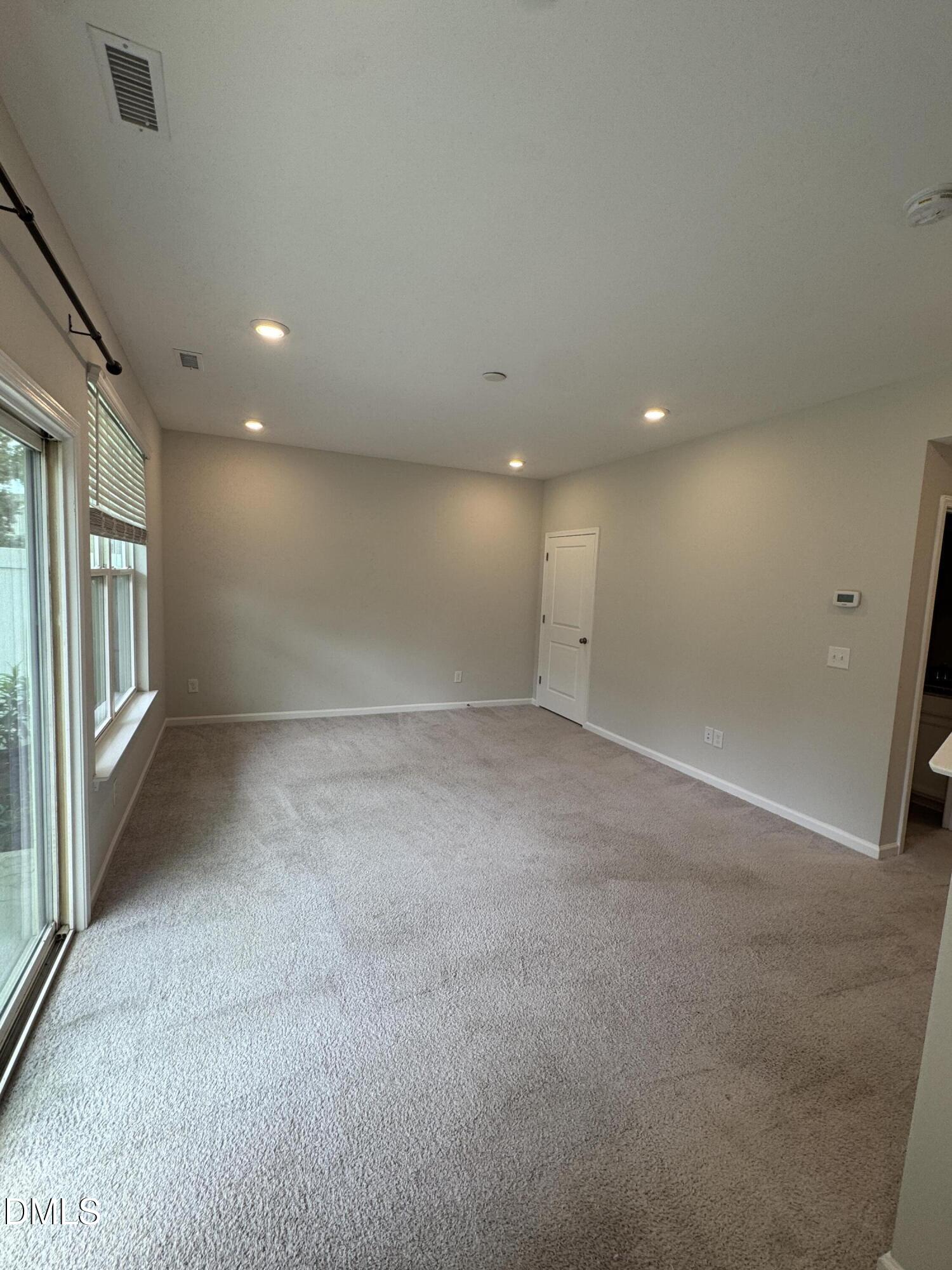1080 Manorhaven Property Photo 7