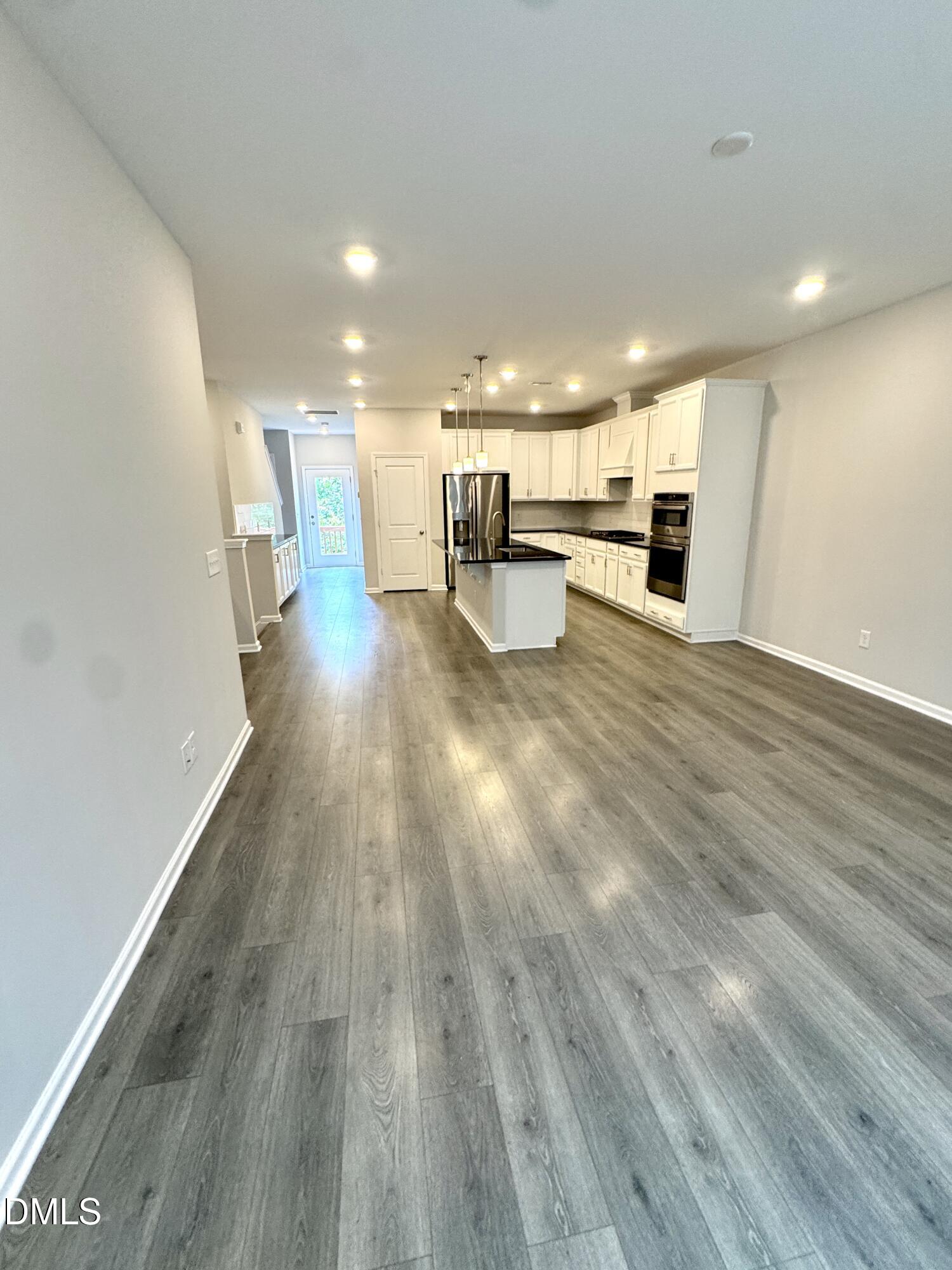 1080 Manorhaven Property Photo 10