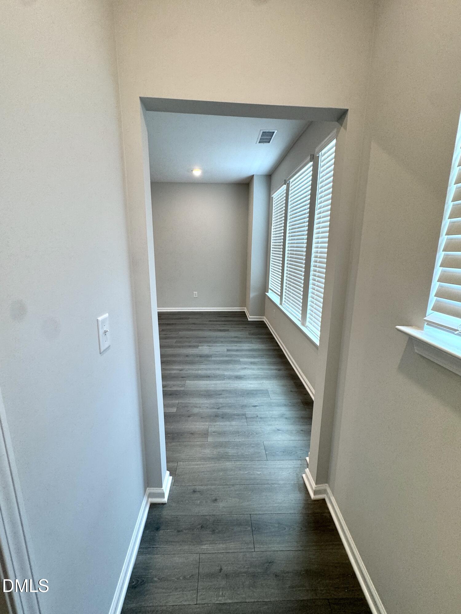 1080 Manorhaven Property Photo 12