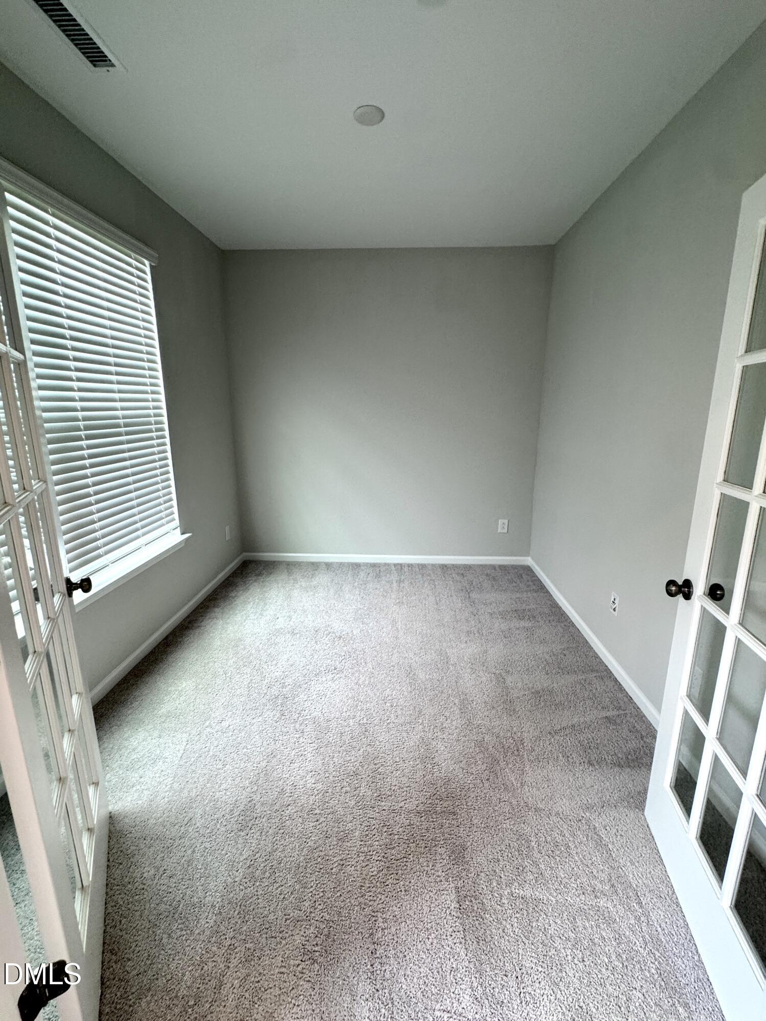 1080 Manorhaven Property Photo 22