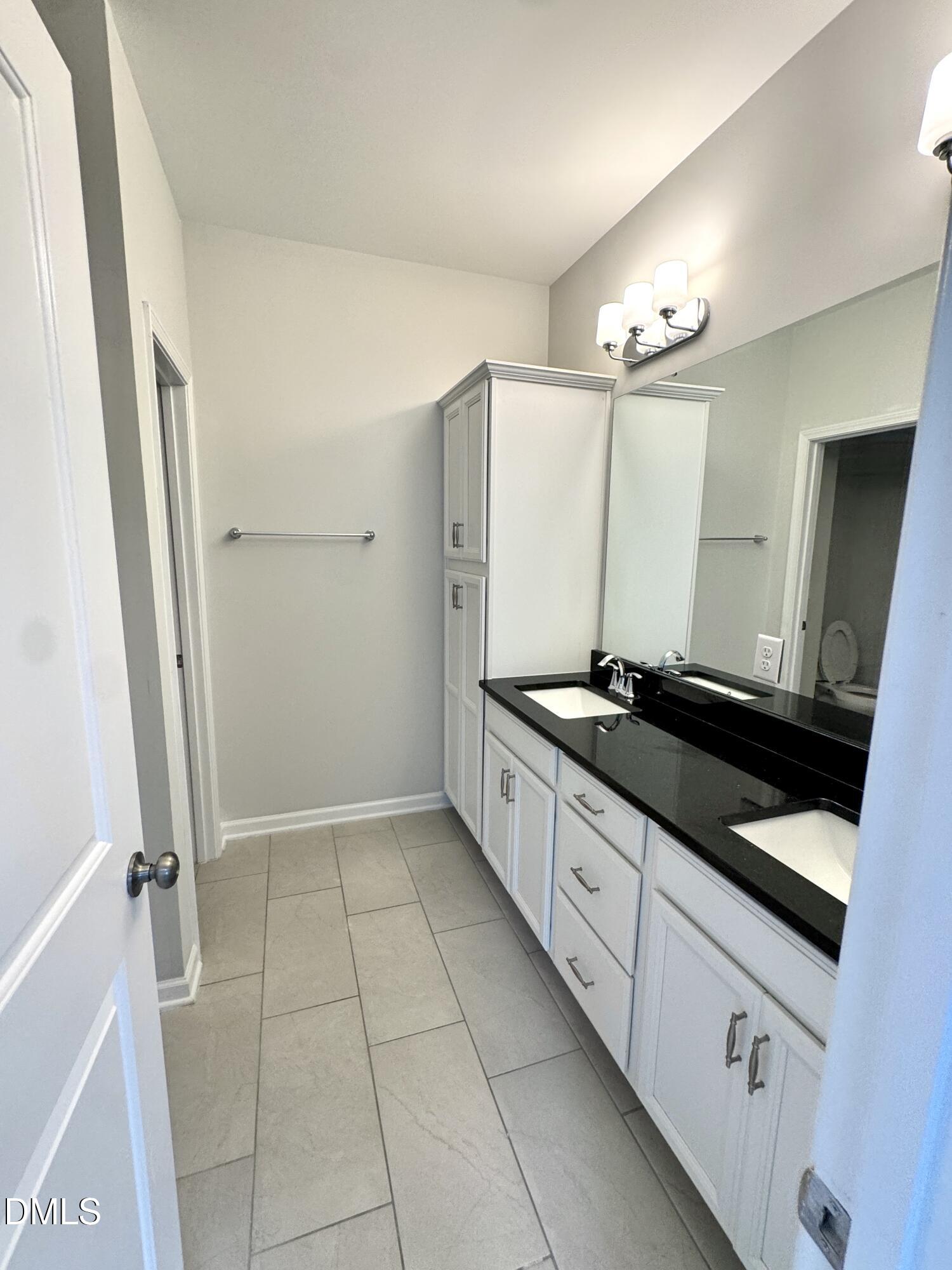 1080 Manorhaven Property Photo 27