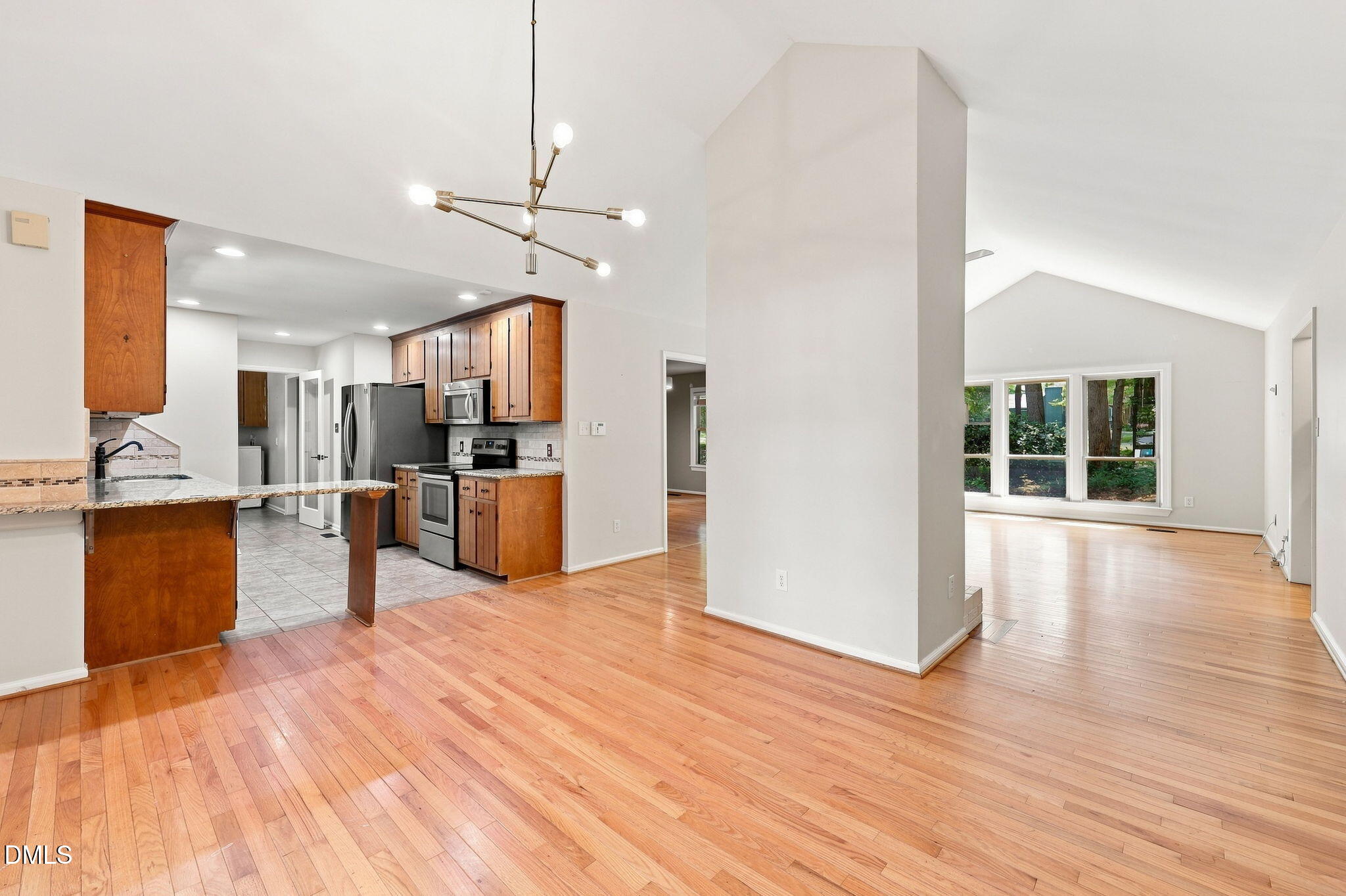 714 Wendy Way Property Photo 3