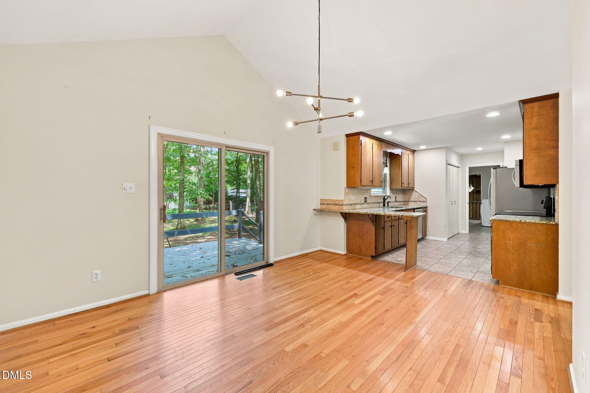 714 Wendy Way Property Photo 4
