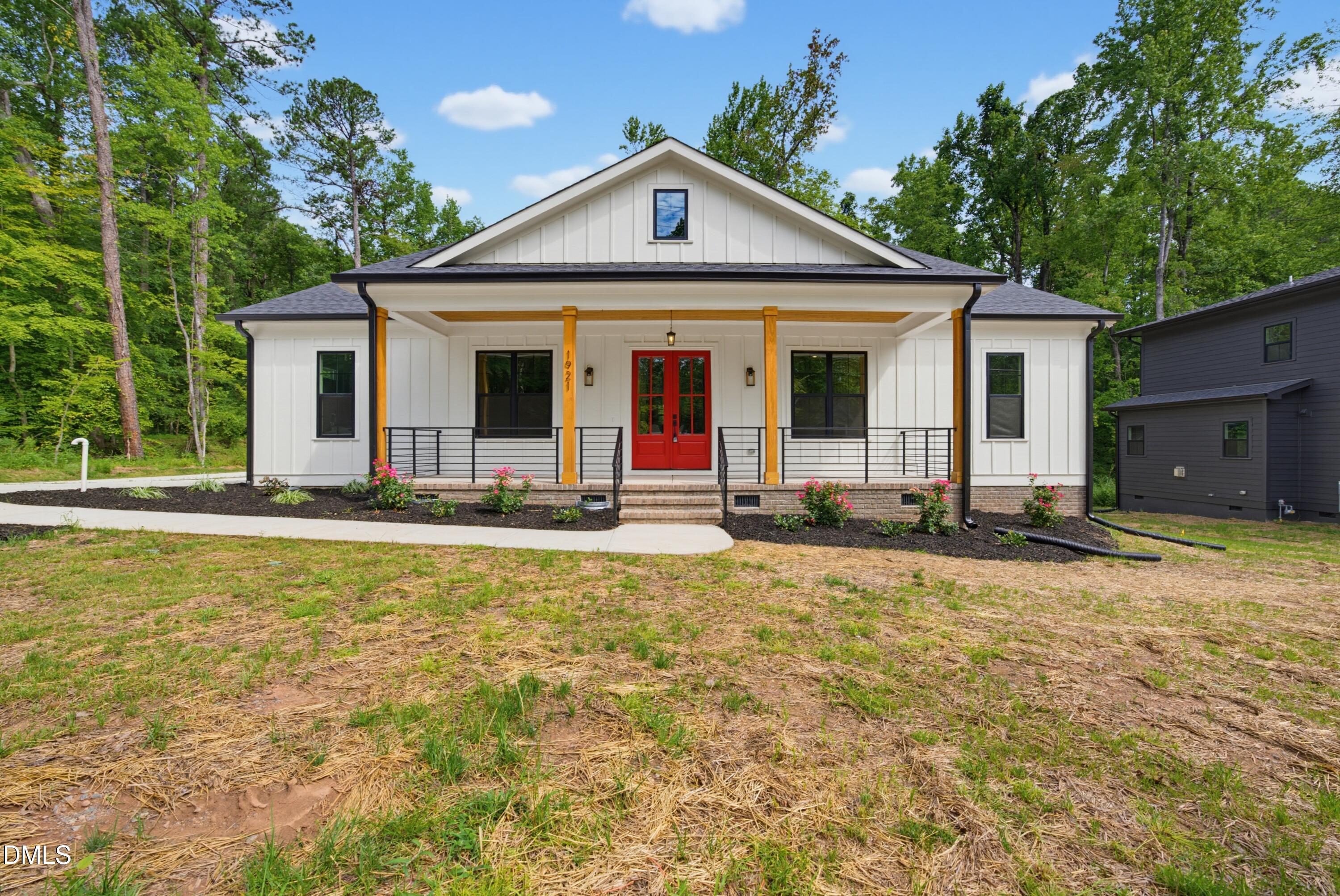 1921 E Geer Street Property Photo 1