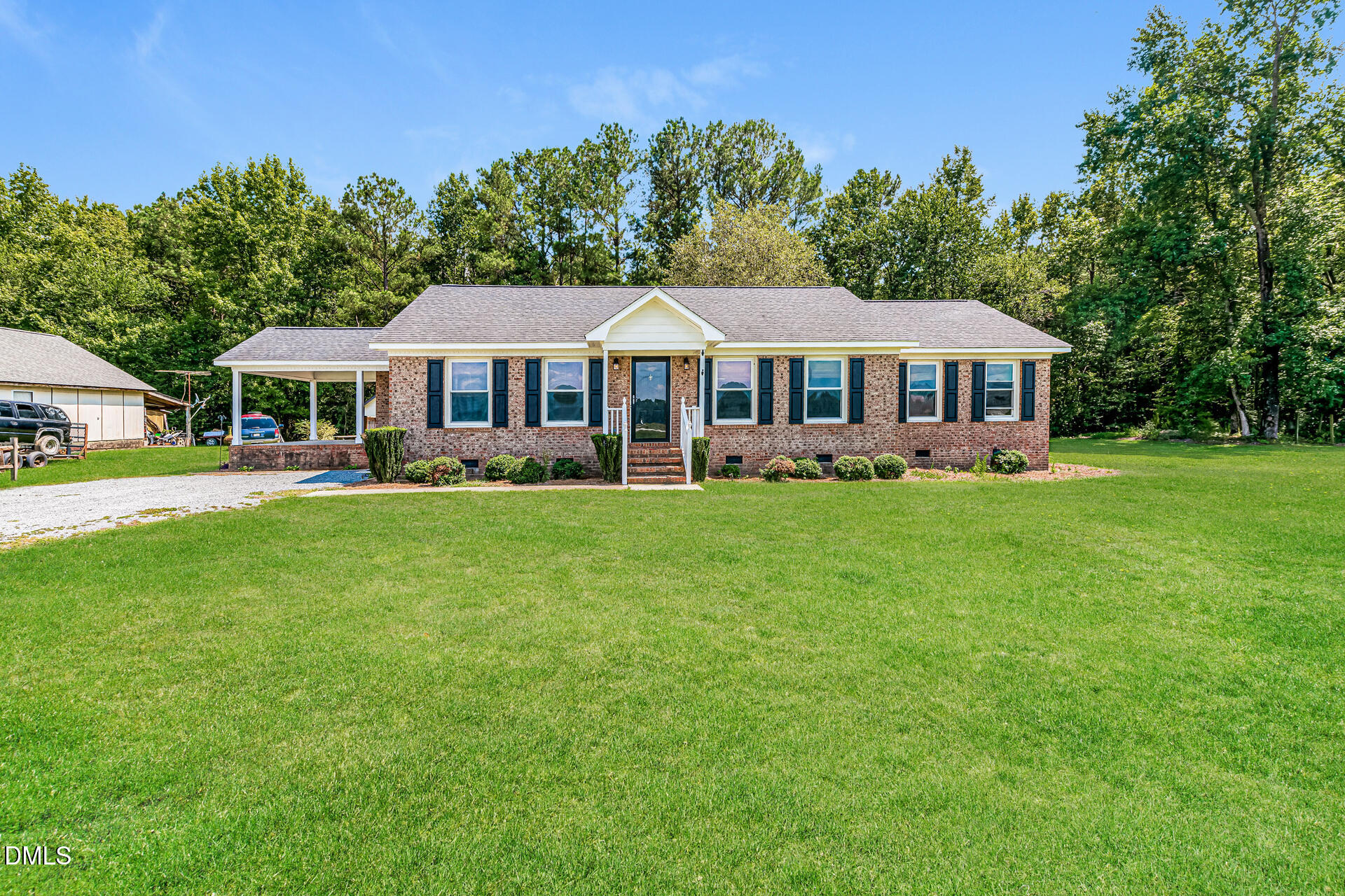 6466 Minnie Hall Road Property Photo 1
