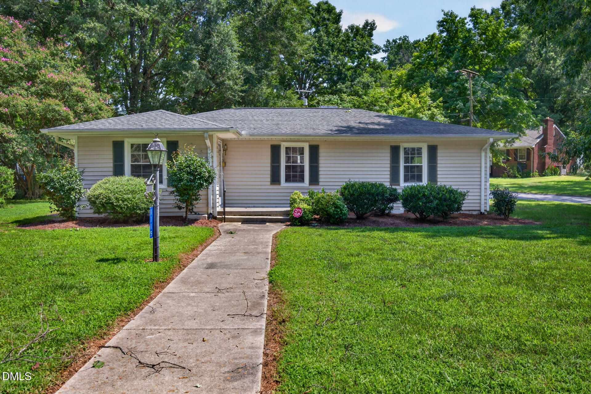 1115 E Willowbrook Drive Property Photo 1