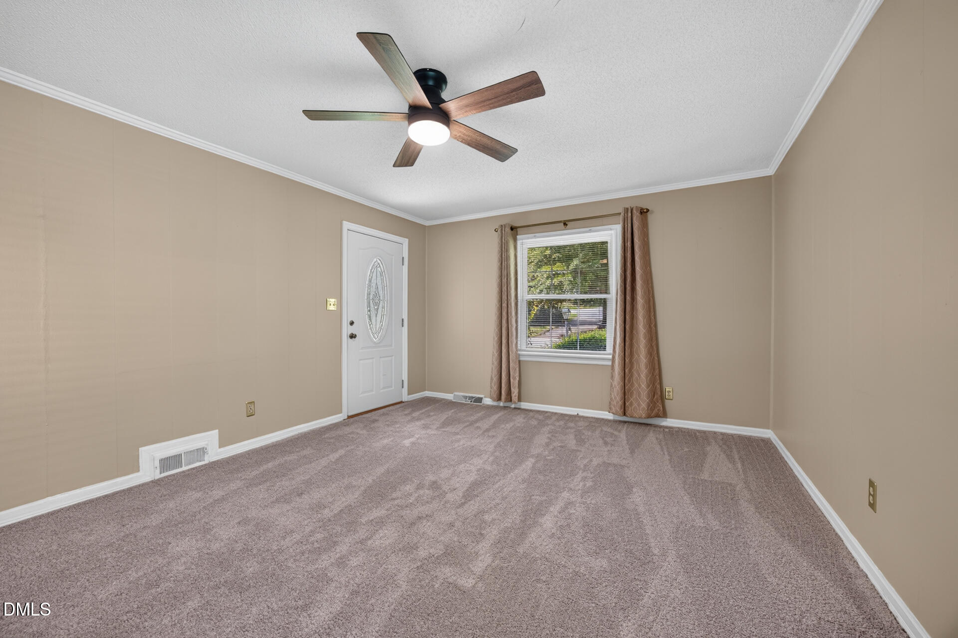 1115 E Willowbrook Drive Property Photo 5