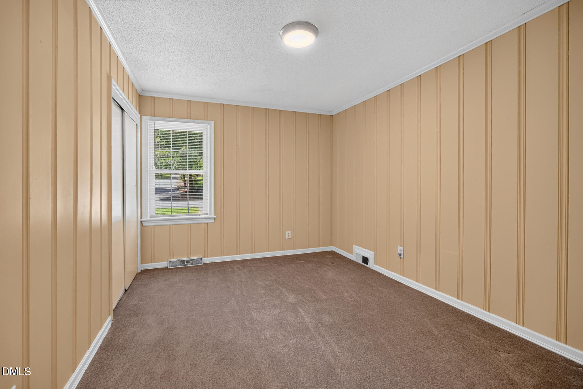 1115 E Willowbrook Drive Property Photo 12