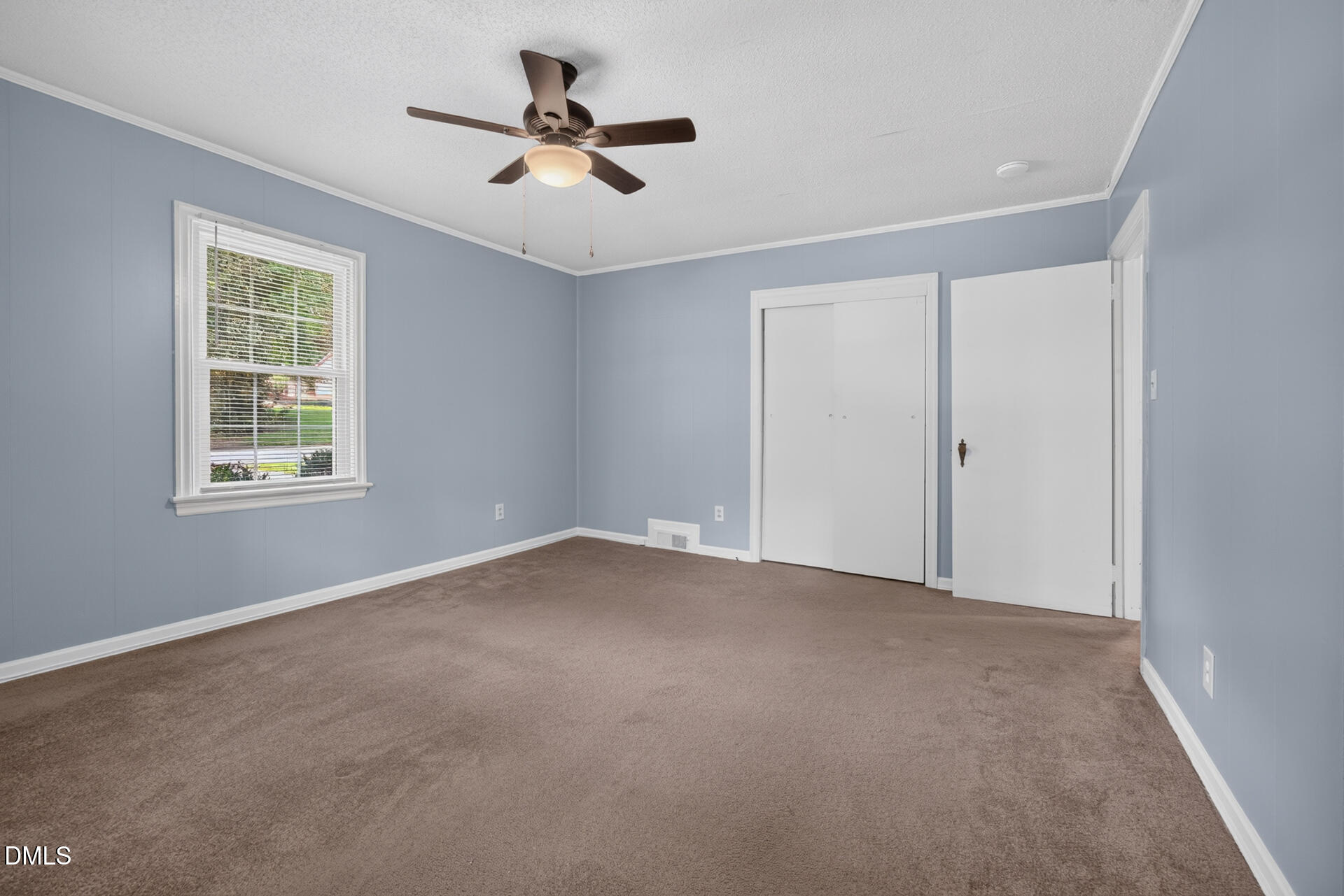 1115 E Willowbrook Drive Property Photo 13