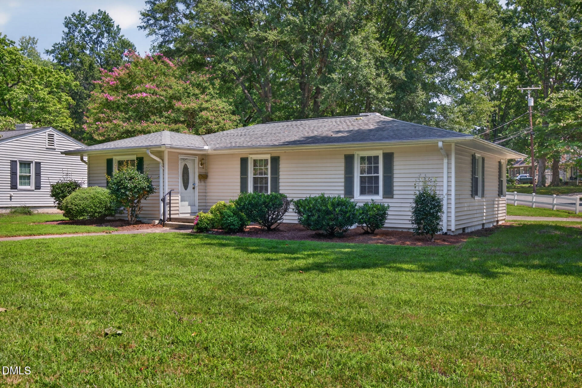 1115 E Willowbrook Drive Property Photo 18