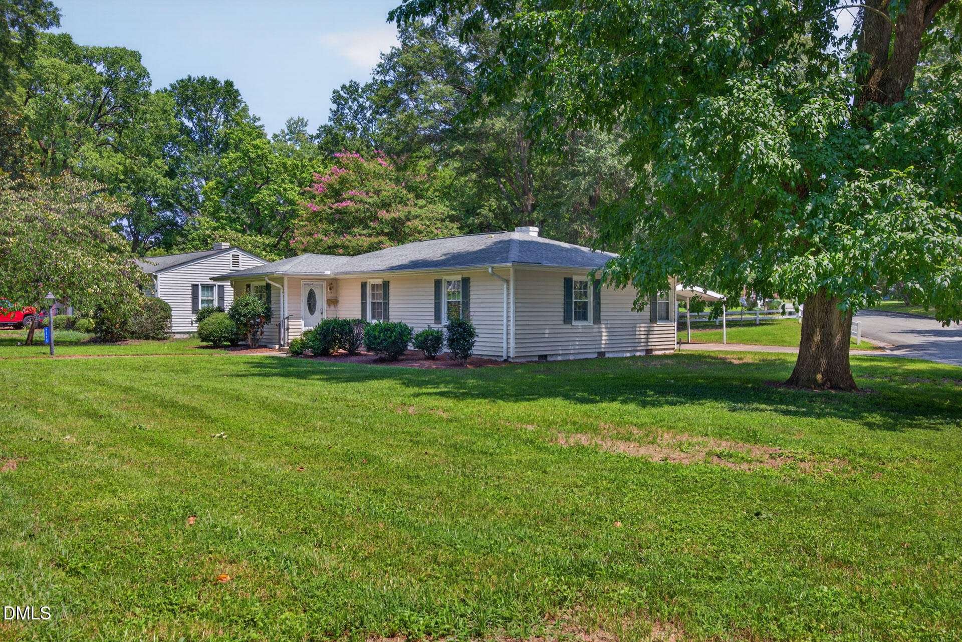 1115 E Willowbrook Drive Property Photo 19