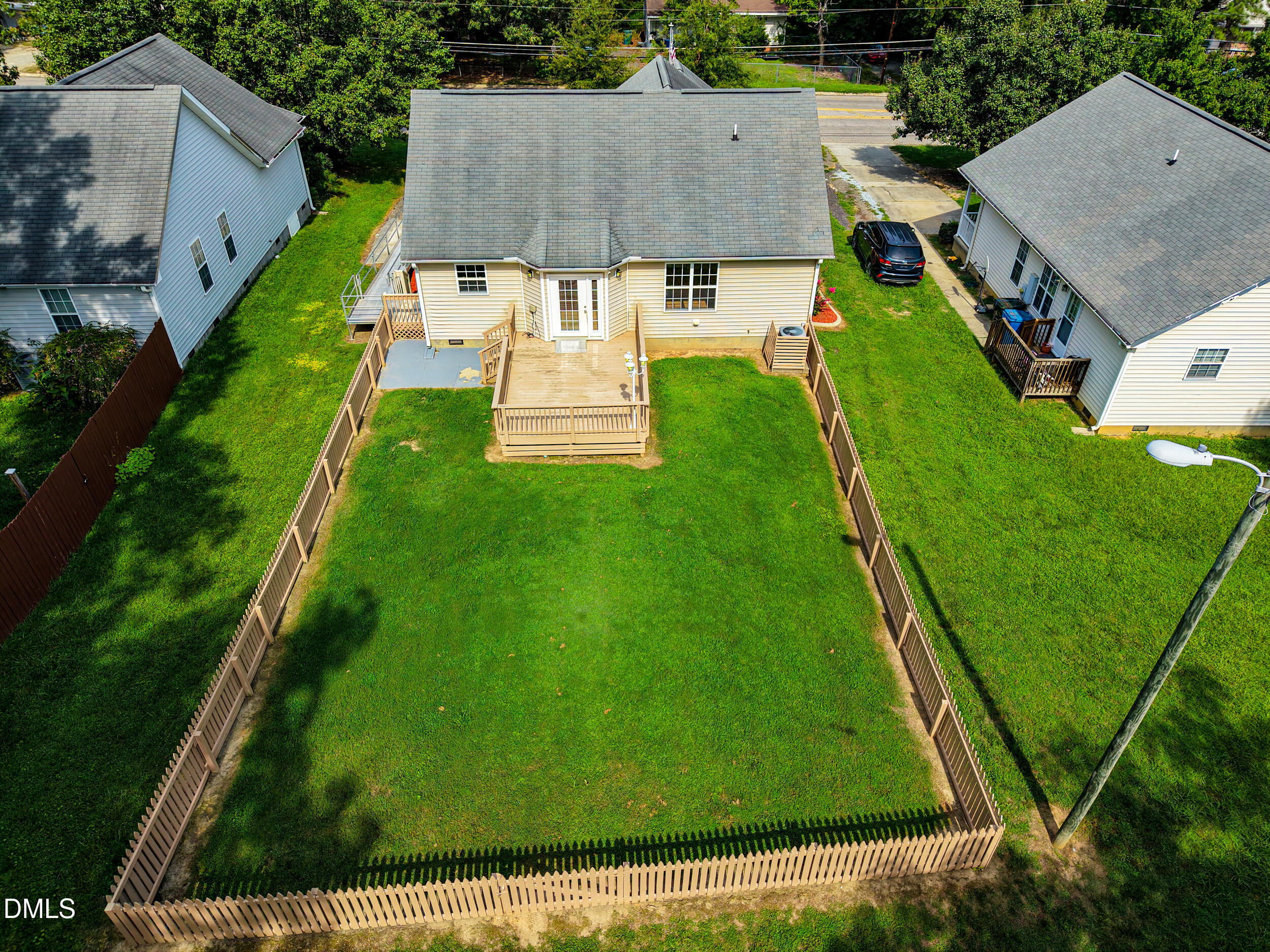 719 Lynn Road Property Photo 6