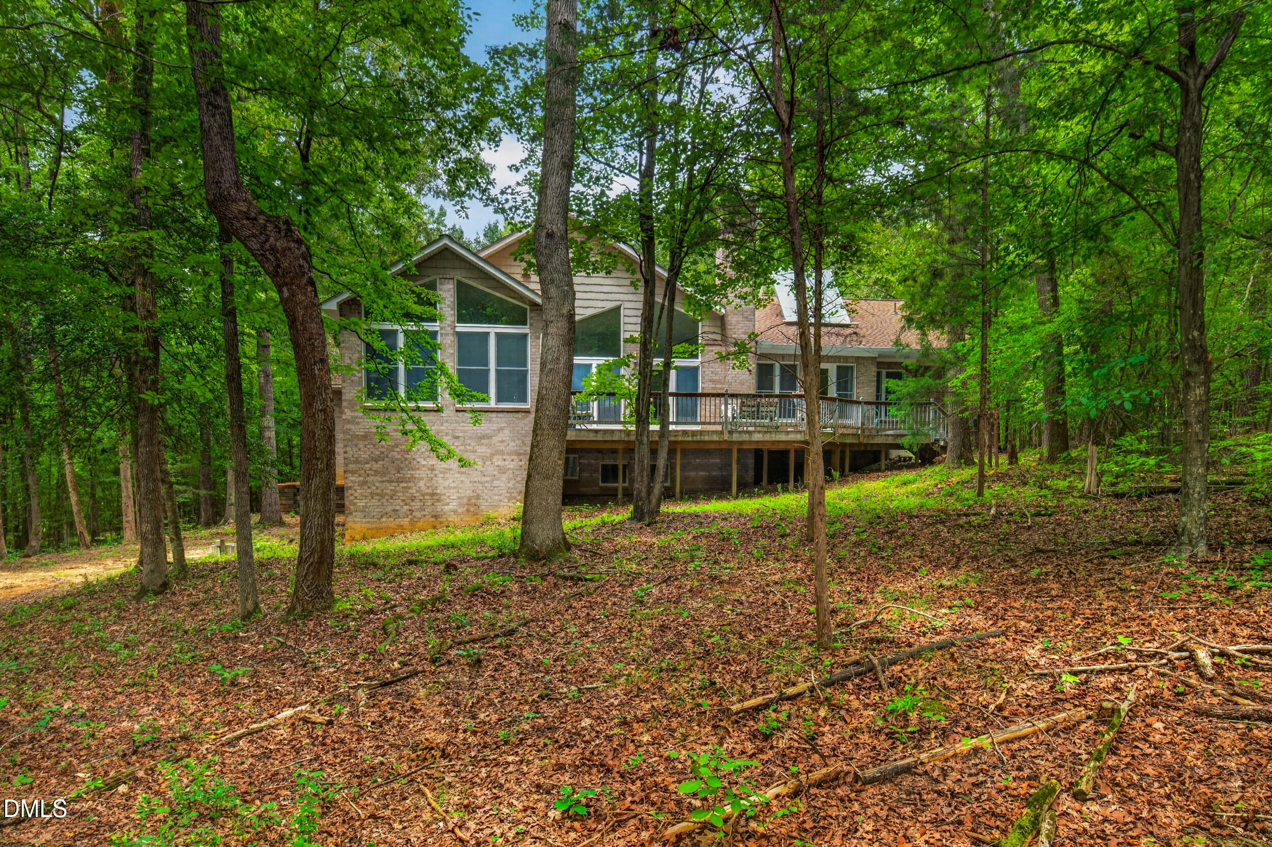 561 Wright Country Road Property Photo 1