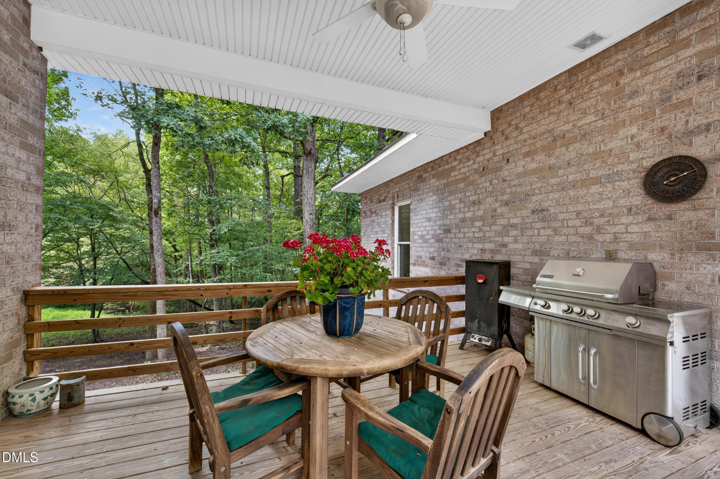 561 Wright Country Road Property Photo 8