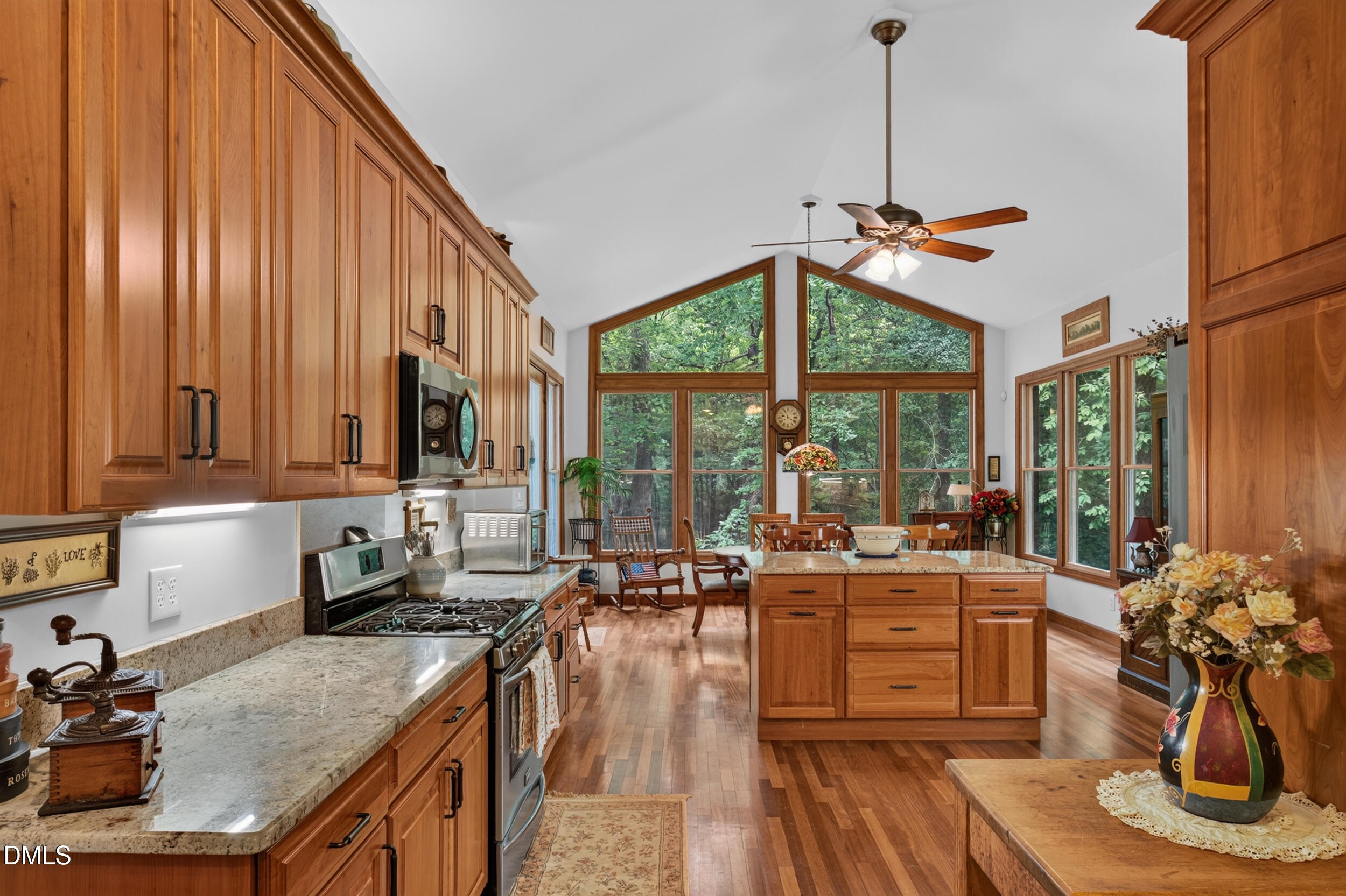 561 Wright Country Road Property Photo 18