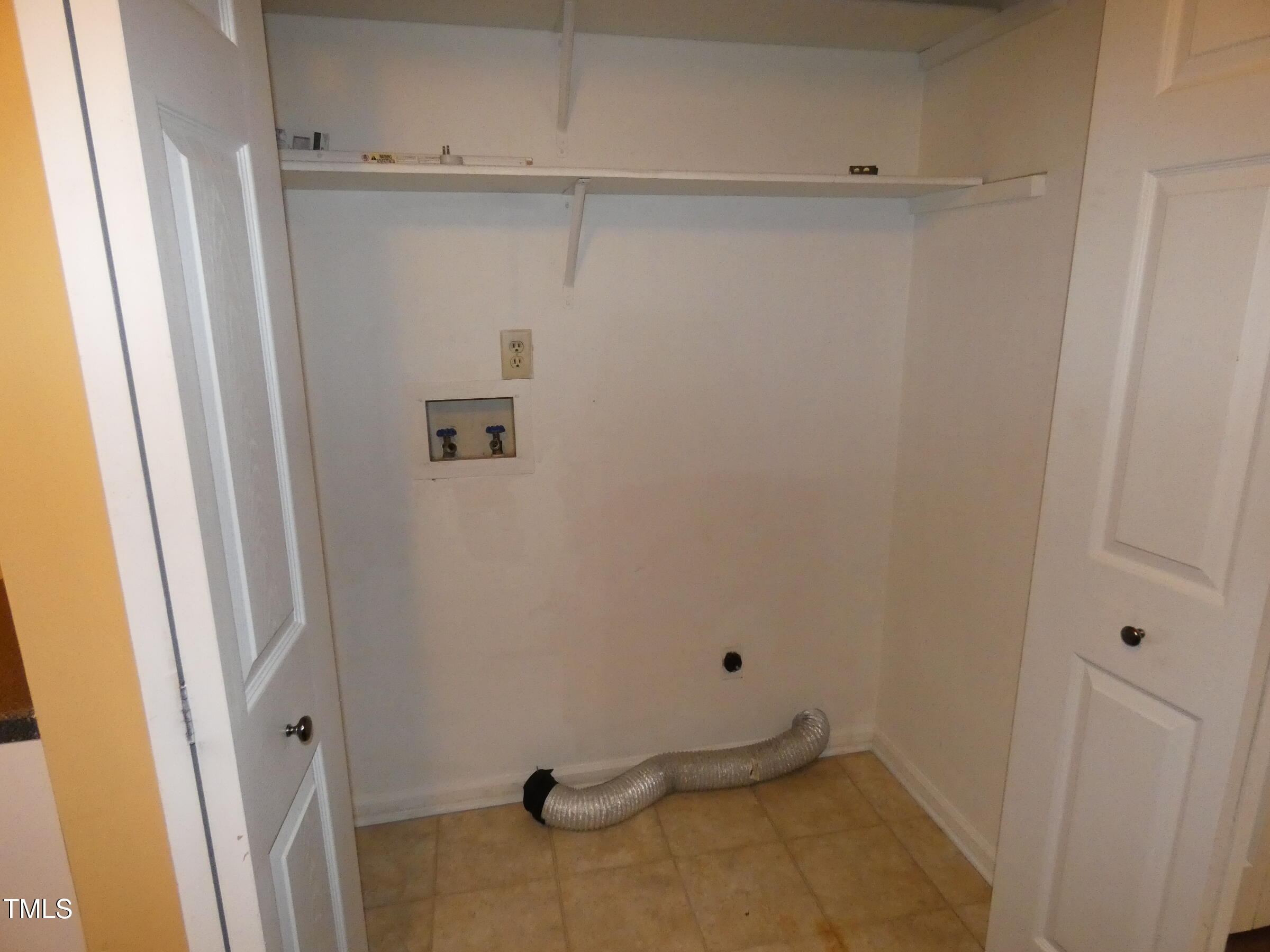 3605 Pine Knoll Drive Property Photo 8