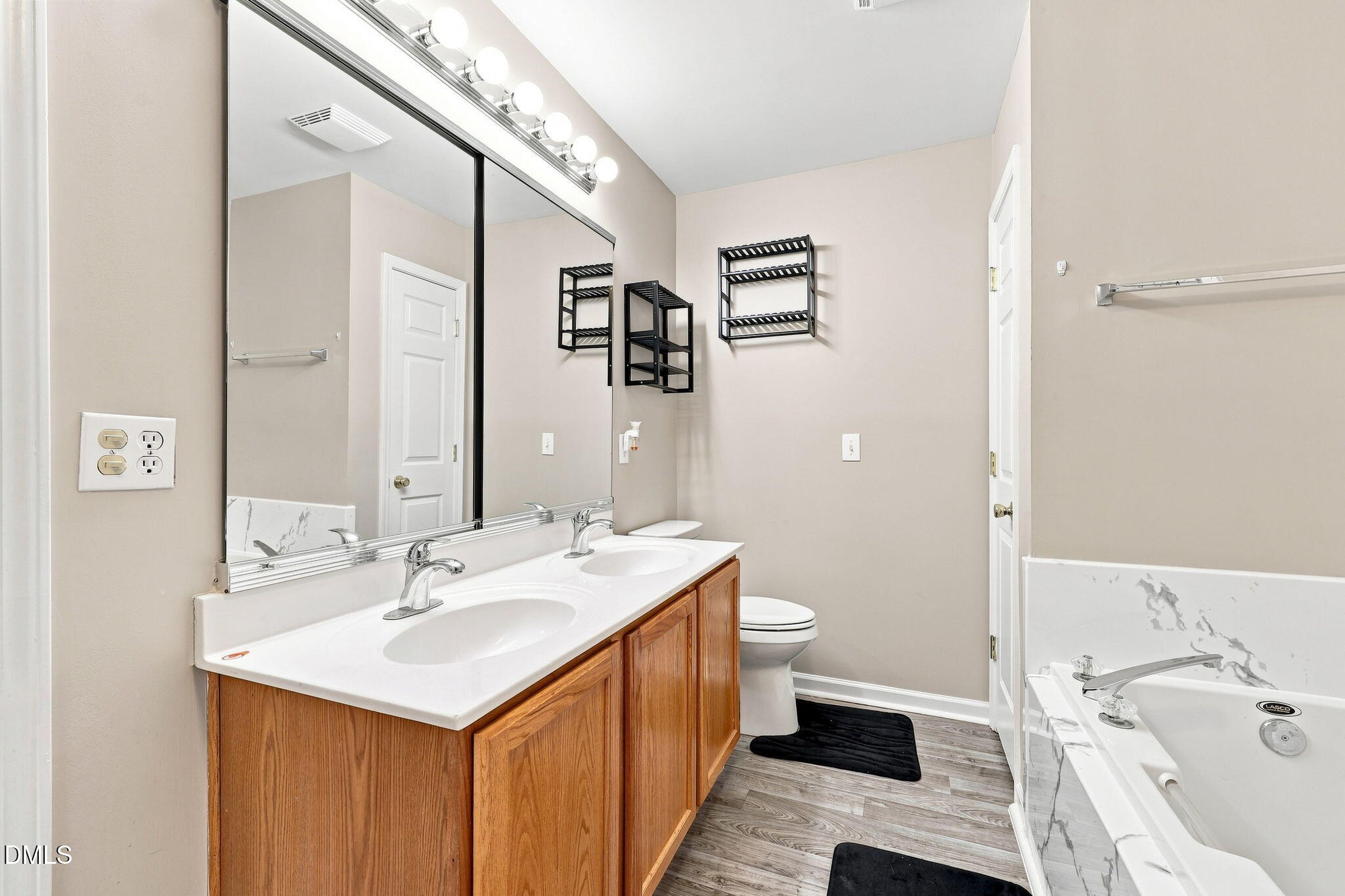 8640 Neuse Landing Lane 107 Property Photo 16