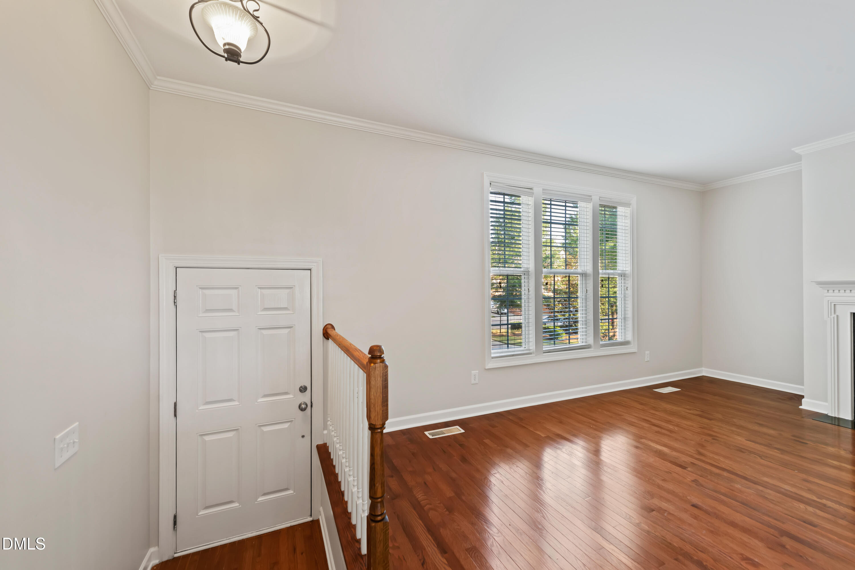 3645 Edgemont Drive Property Photo 3