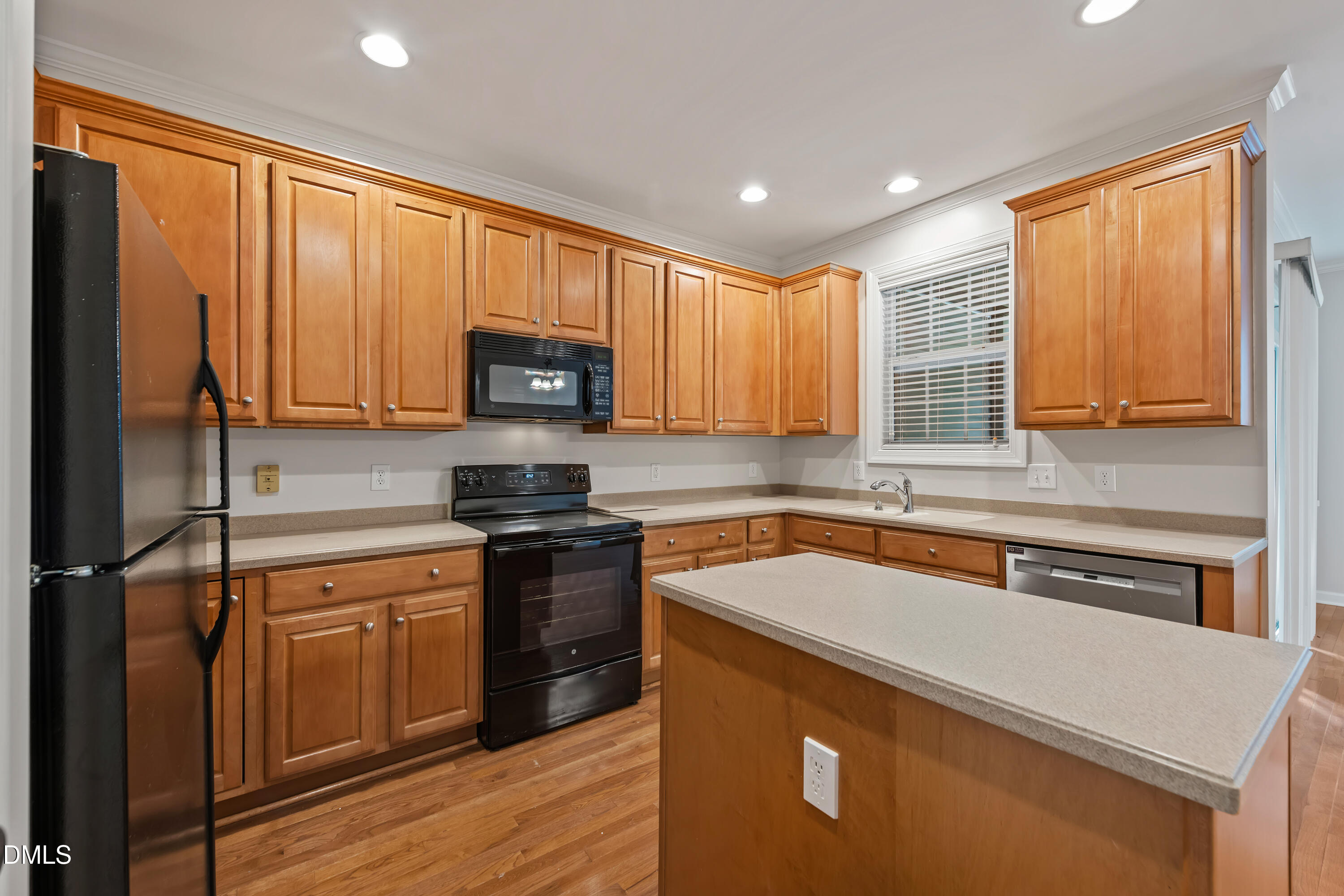 3645 Edgemont Drive Property Photo 6