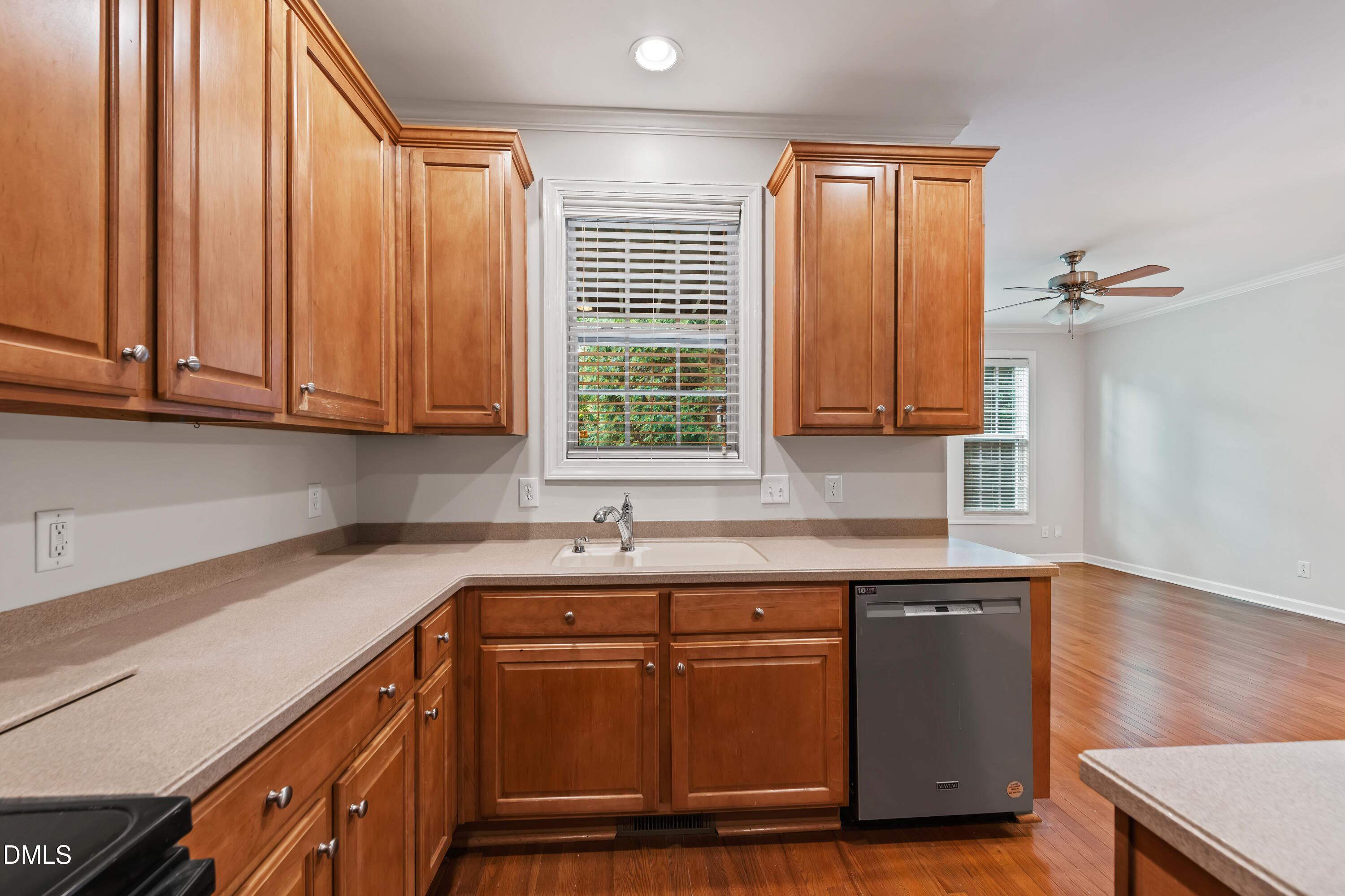 3645 Edgemont Drive Property Photo 8
