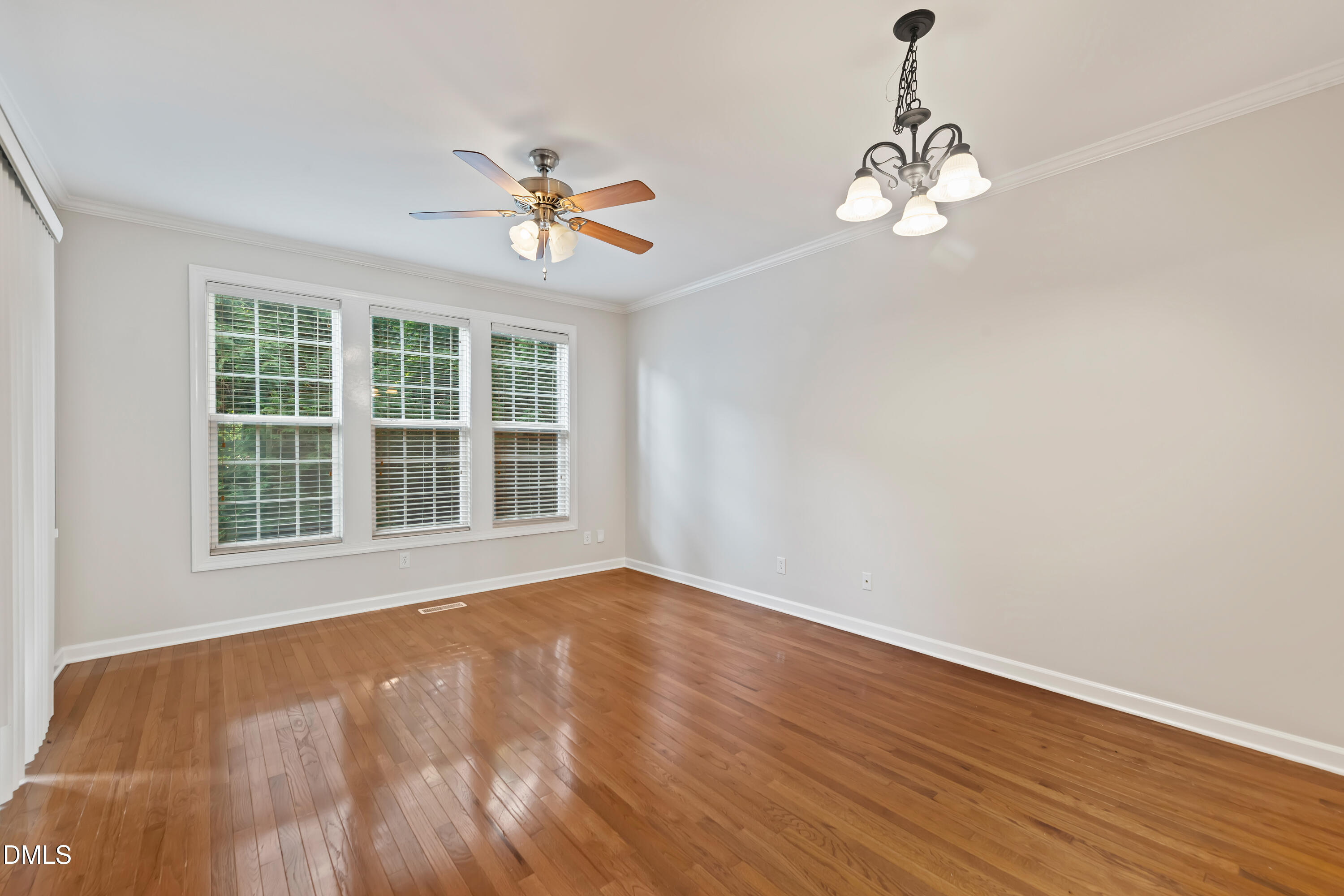3645 Edgemont Drive Property Photo 9