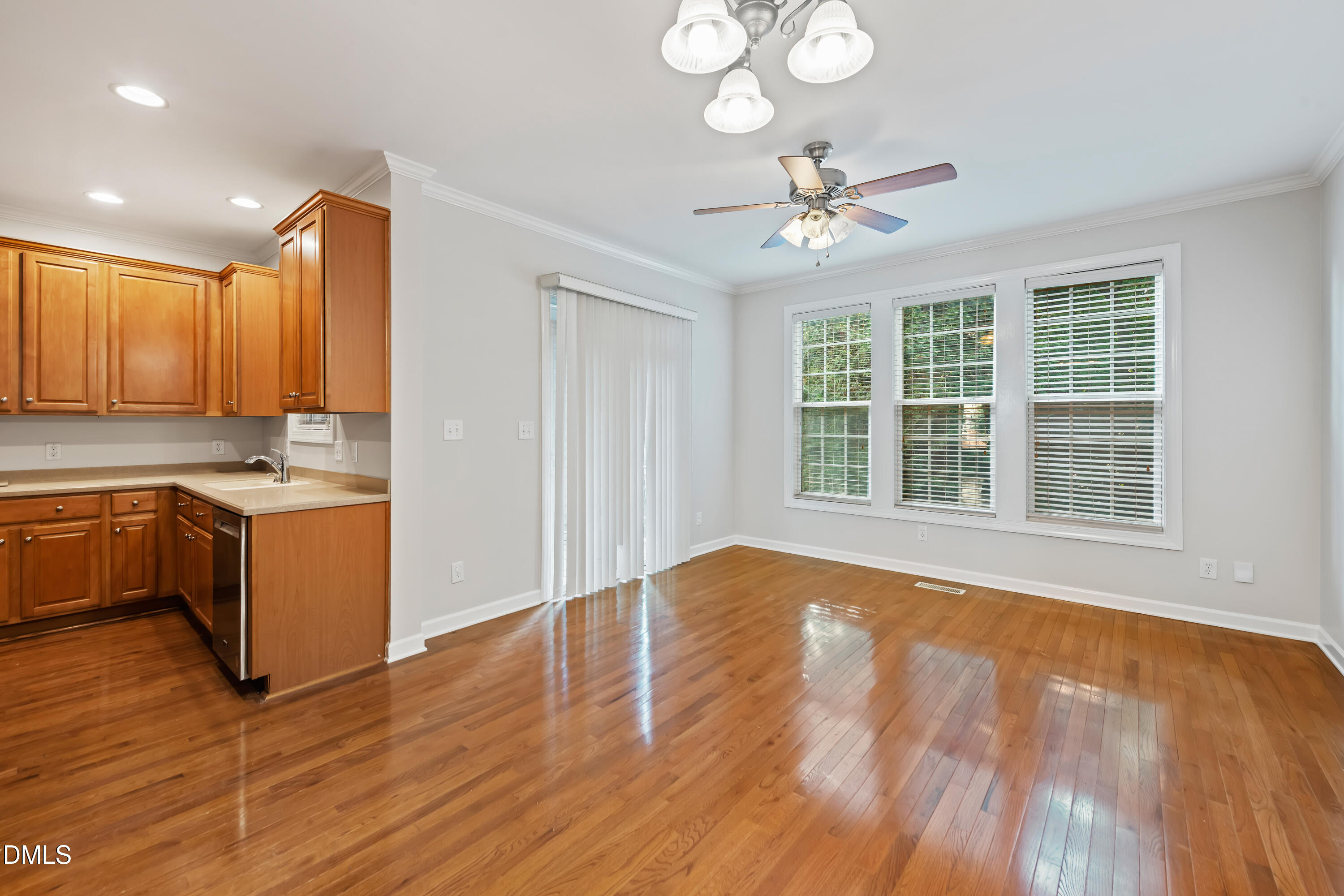 3645 Edgemont Drive Property Photo 11
