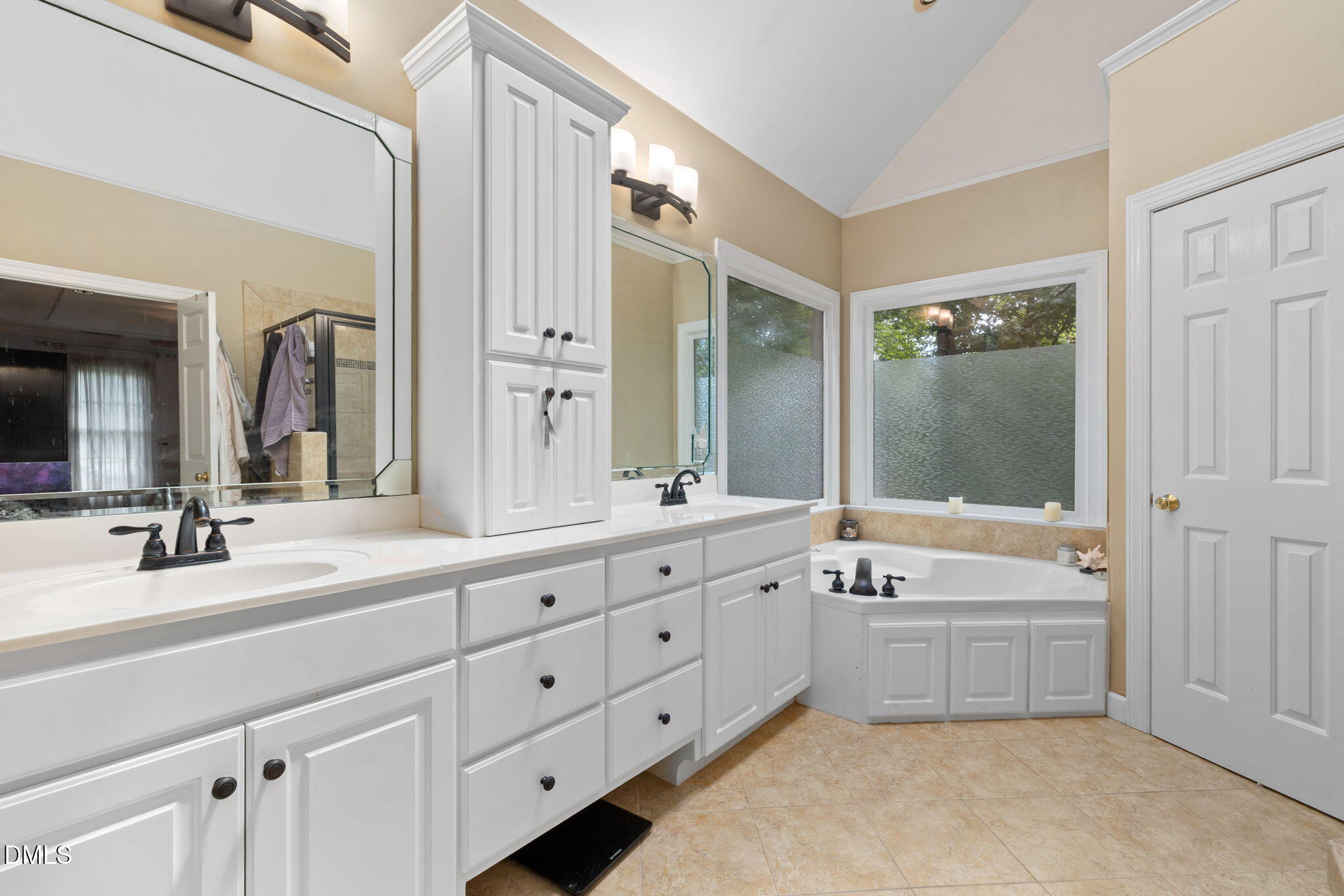 202 Montford Hall Court Property Photo 33