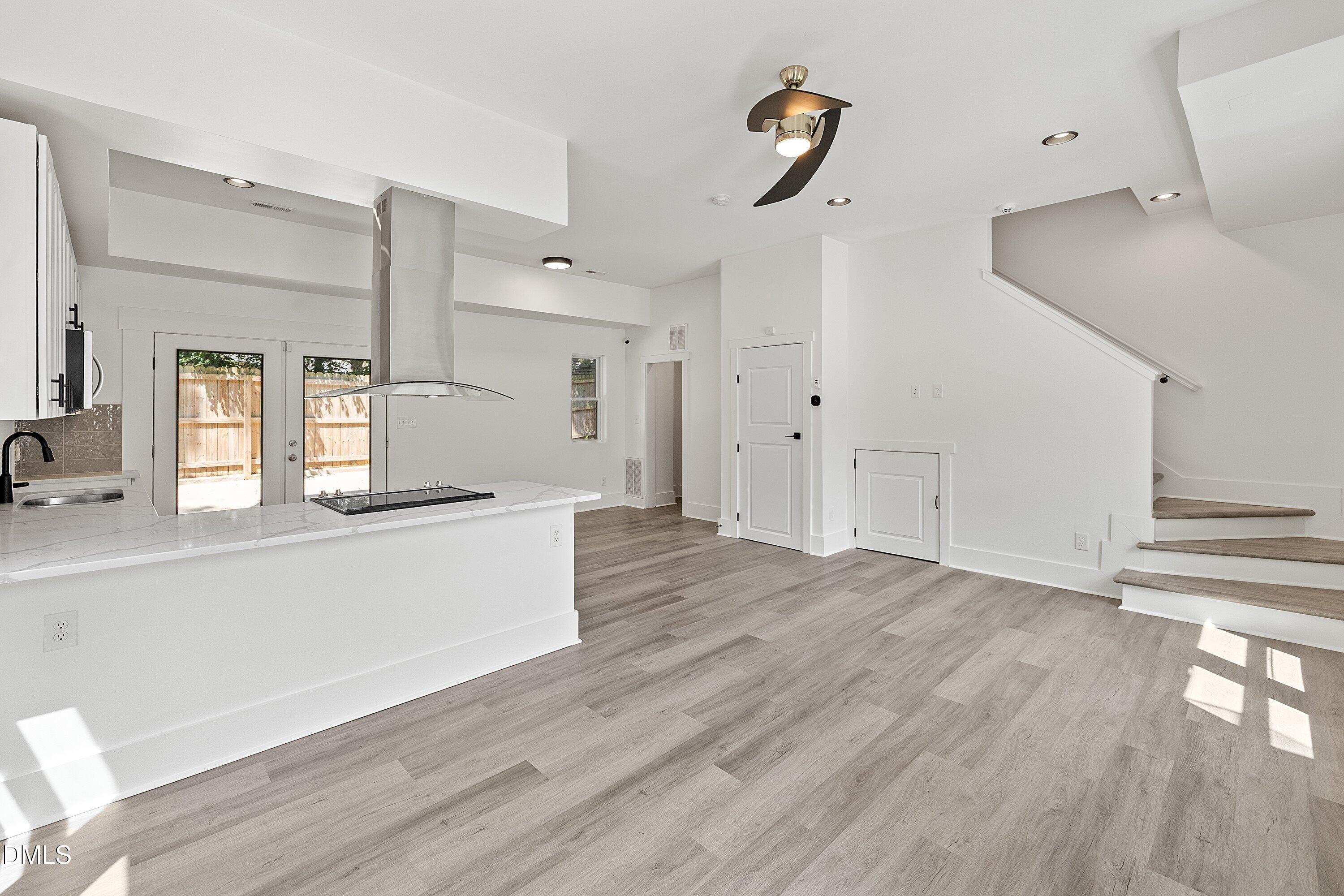 310 Truce Street B Property Photo 4