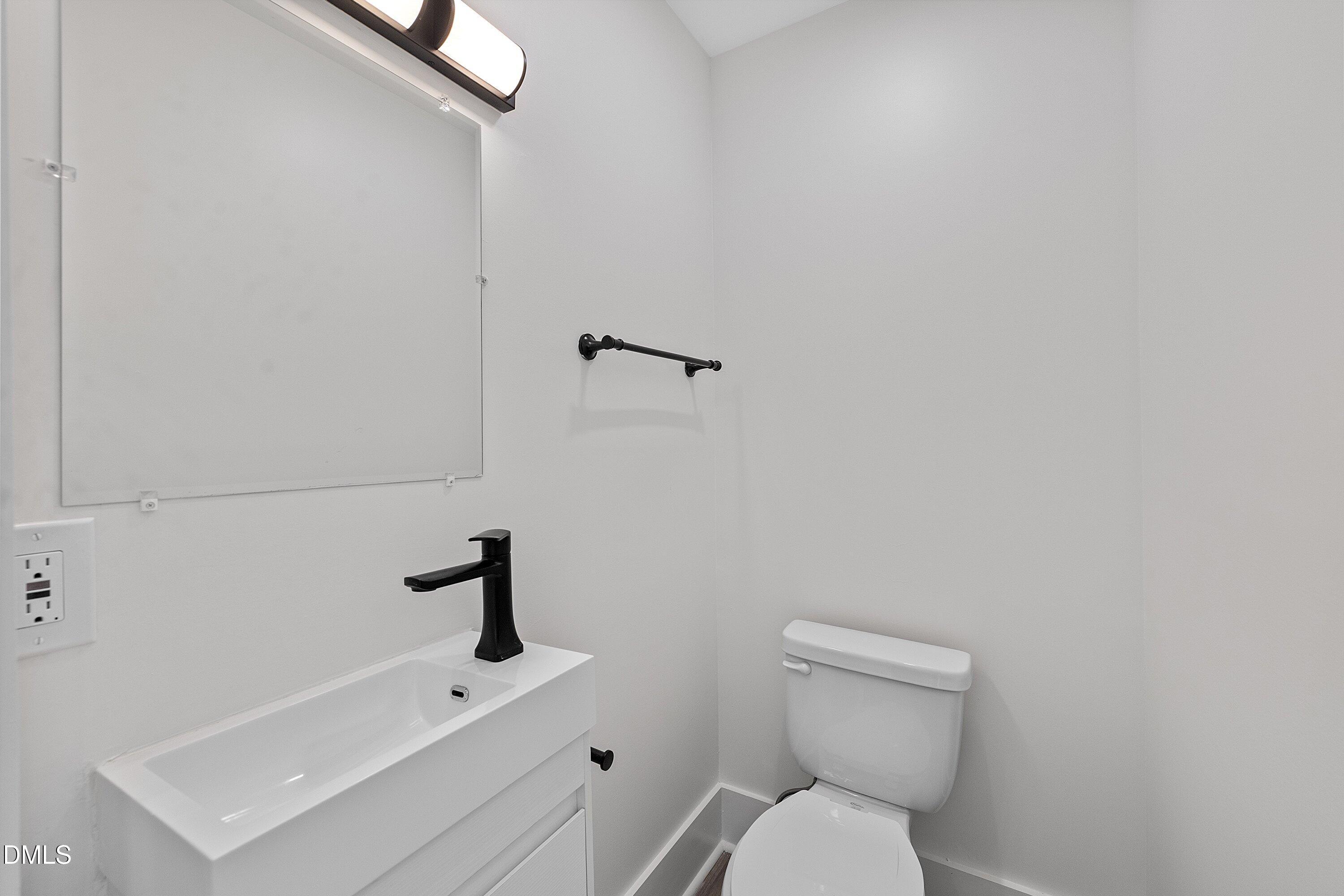 310 Truce Street B Property Photo 12