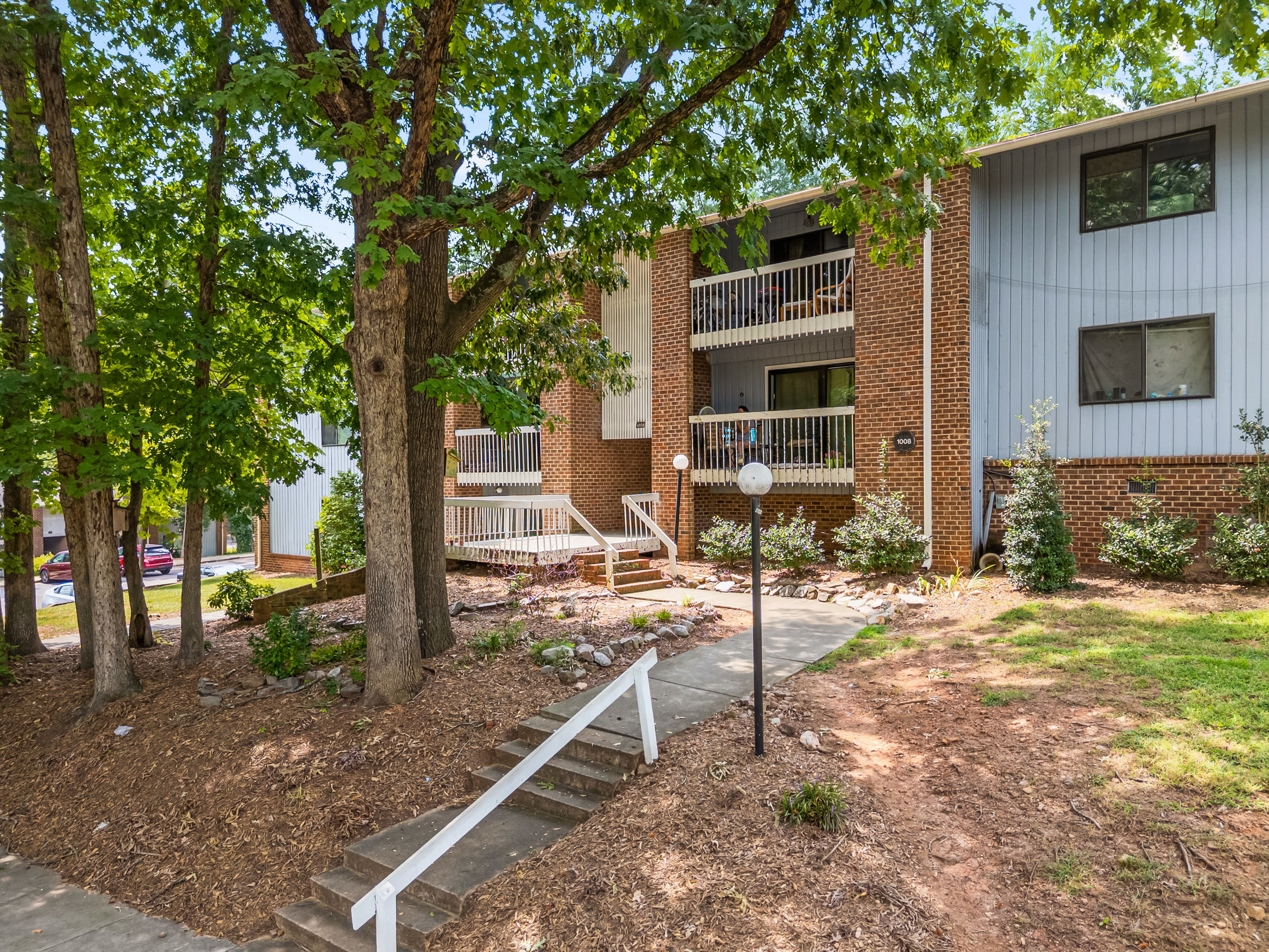 1008 Sandlin Place A Property Photo 2