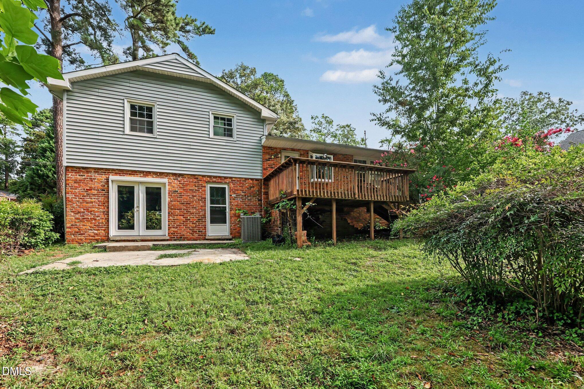 5001 Yadkin Drive Property Photo 16