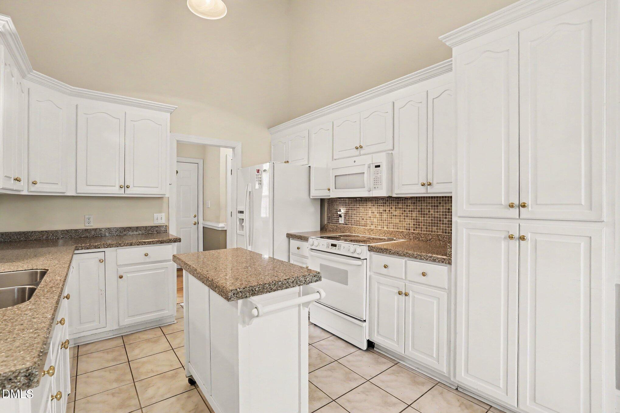 113 Lake Point Drive Property Photo 18