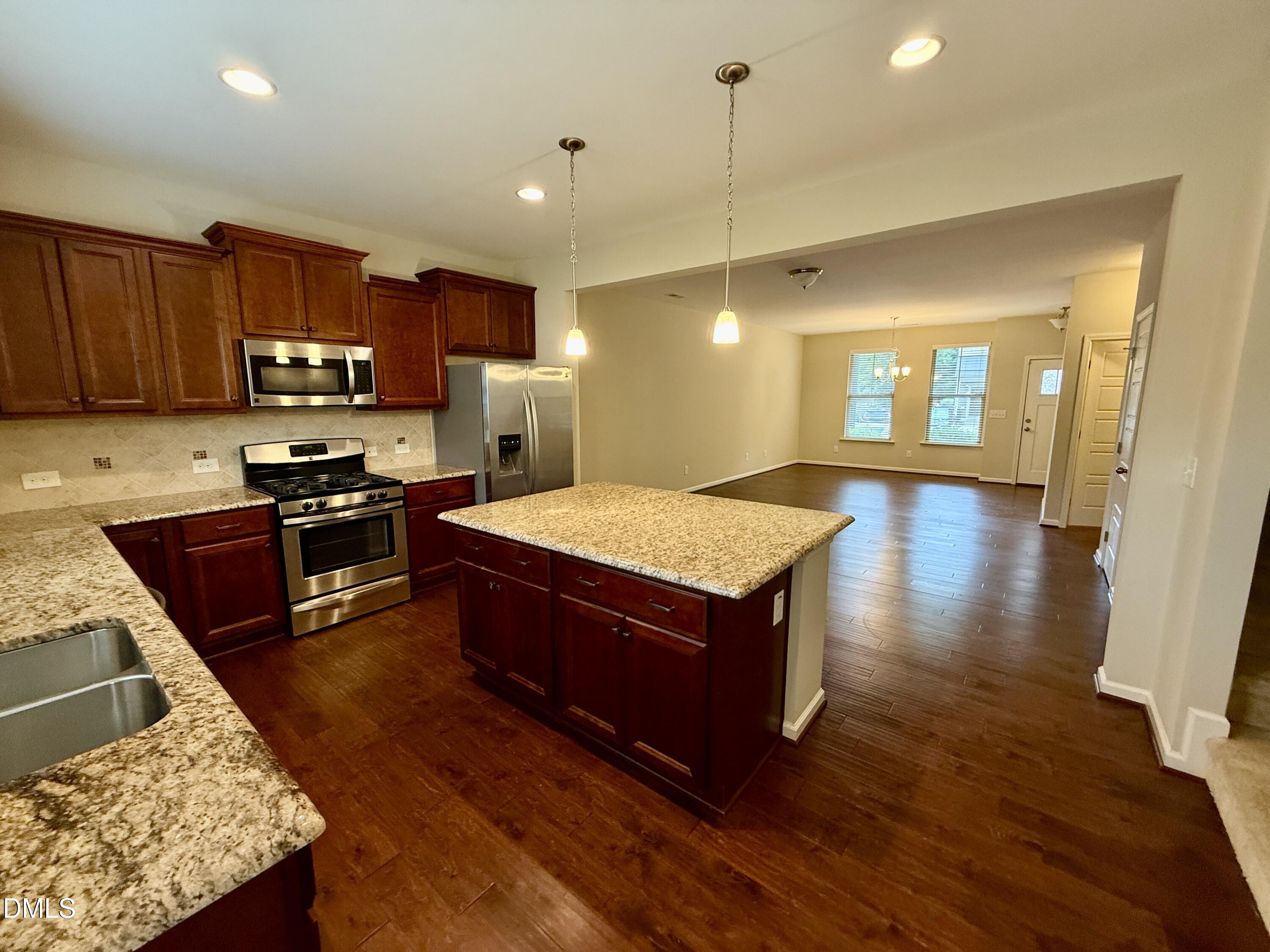 1008 Midtowne Way Property Photo 4