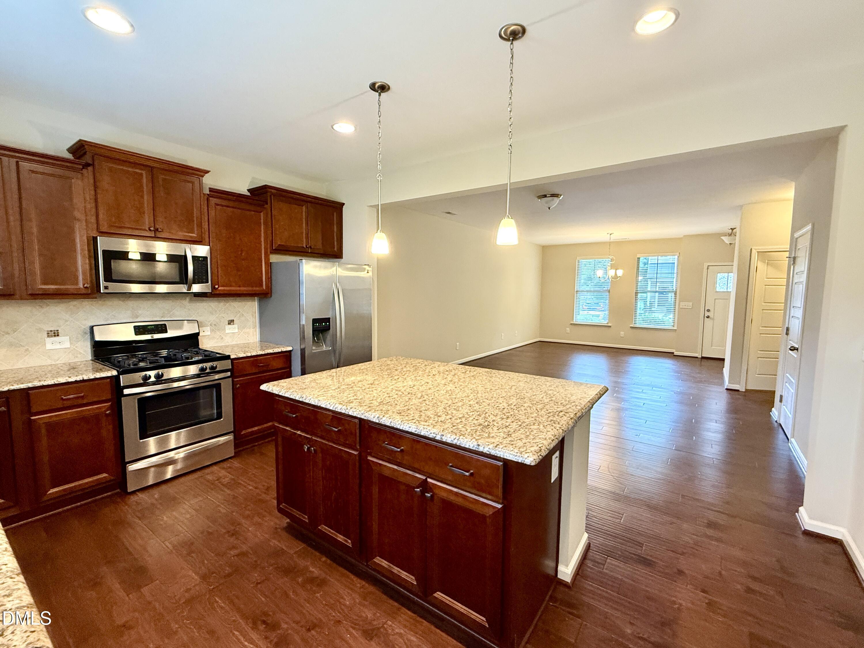 1008 Midtowne Way Property Photo 5