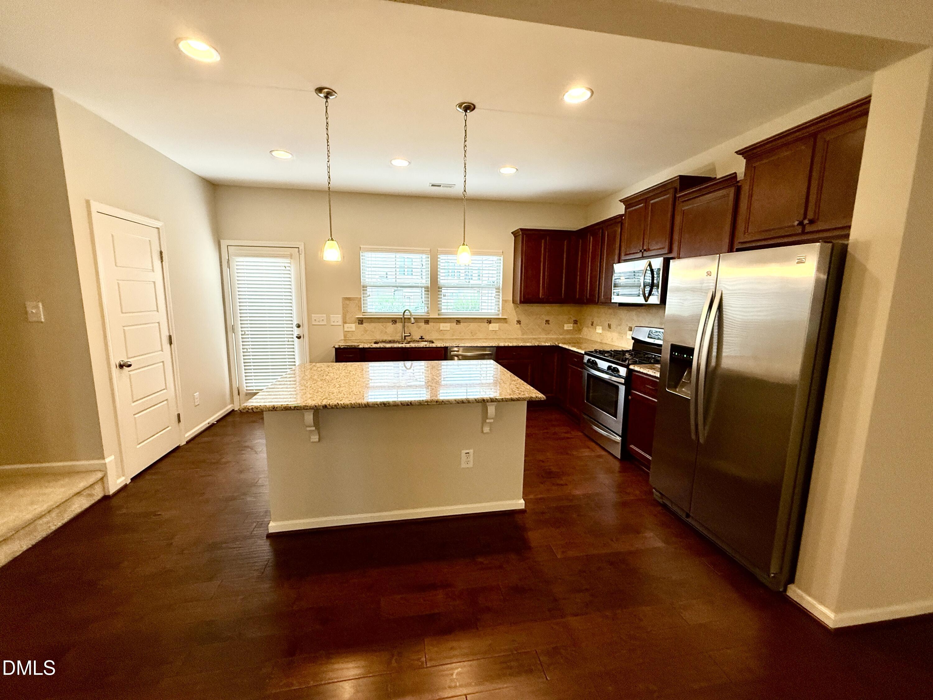 1008 Midtowne Way Property Photo 6