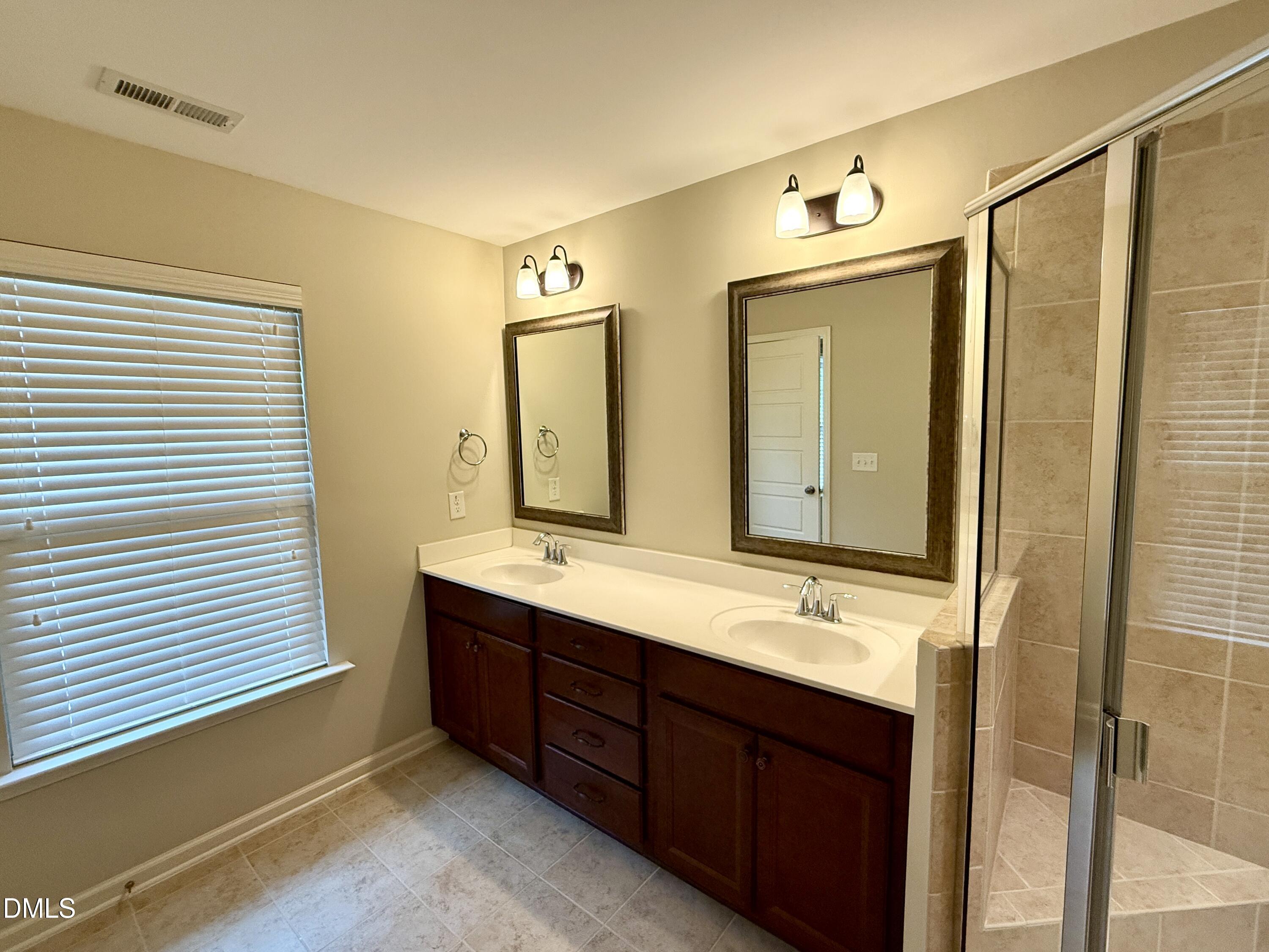 1008 Midtowne Way Property Photo 13