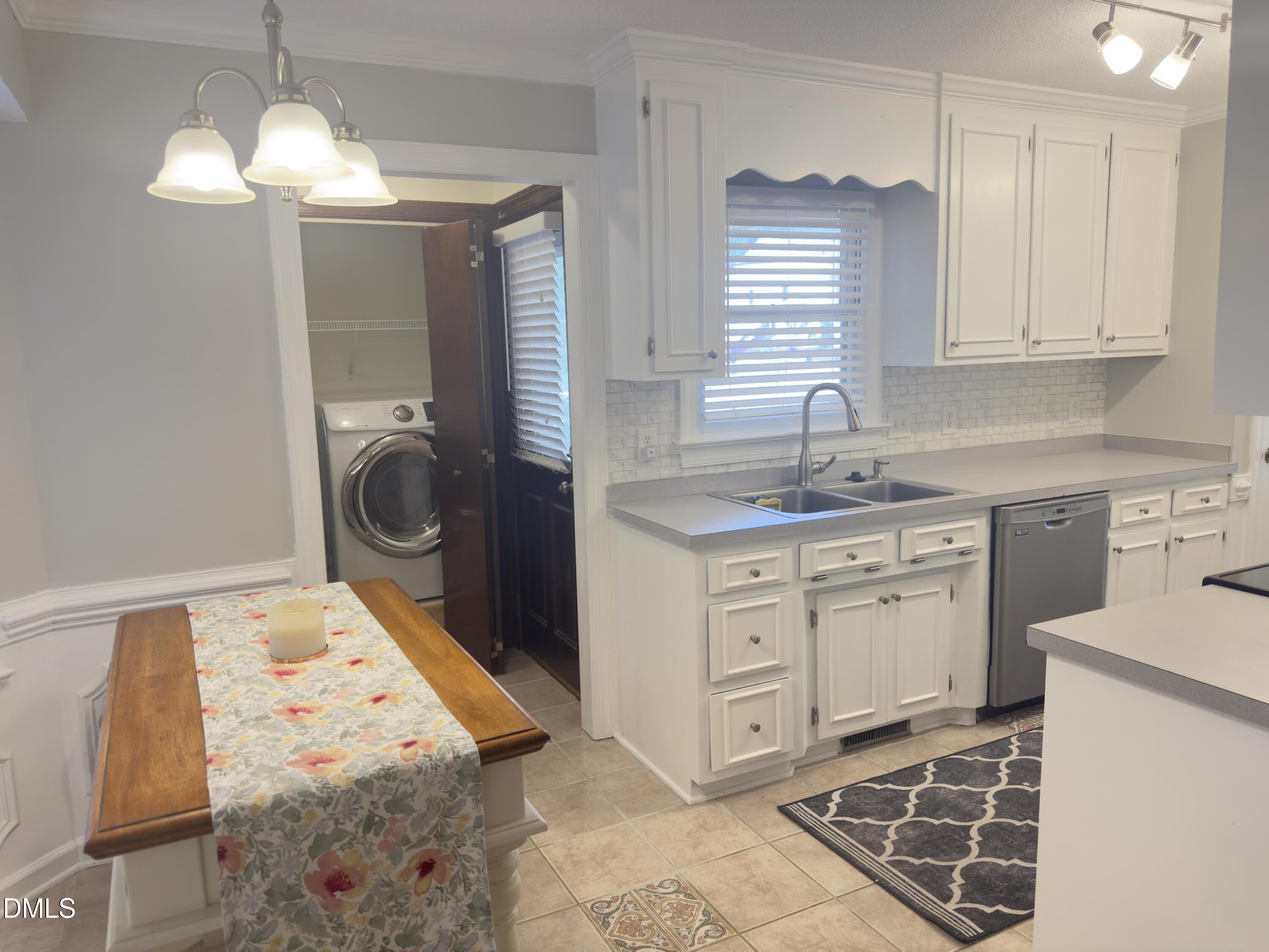 100 Nicholson Road Property Photo 7