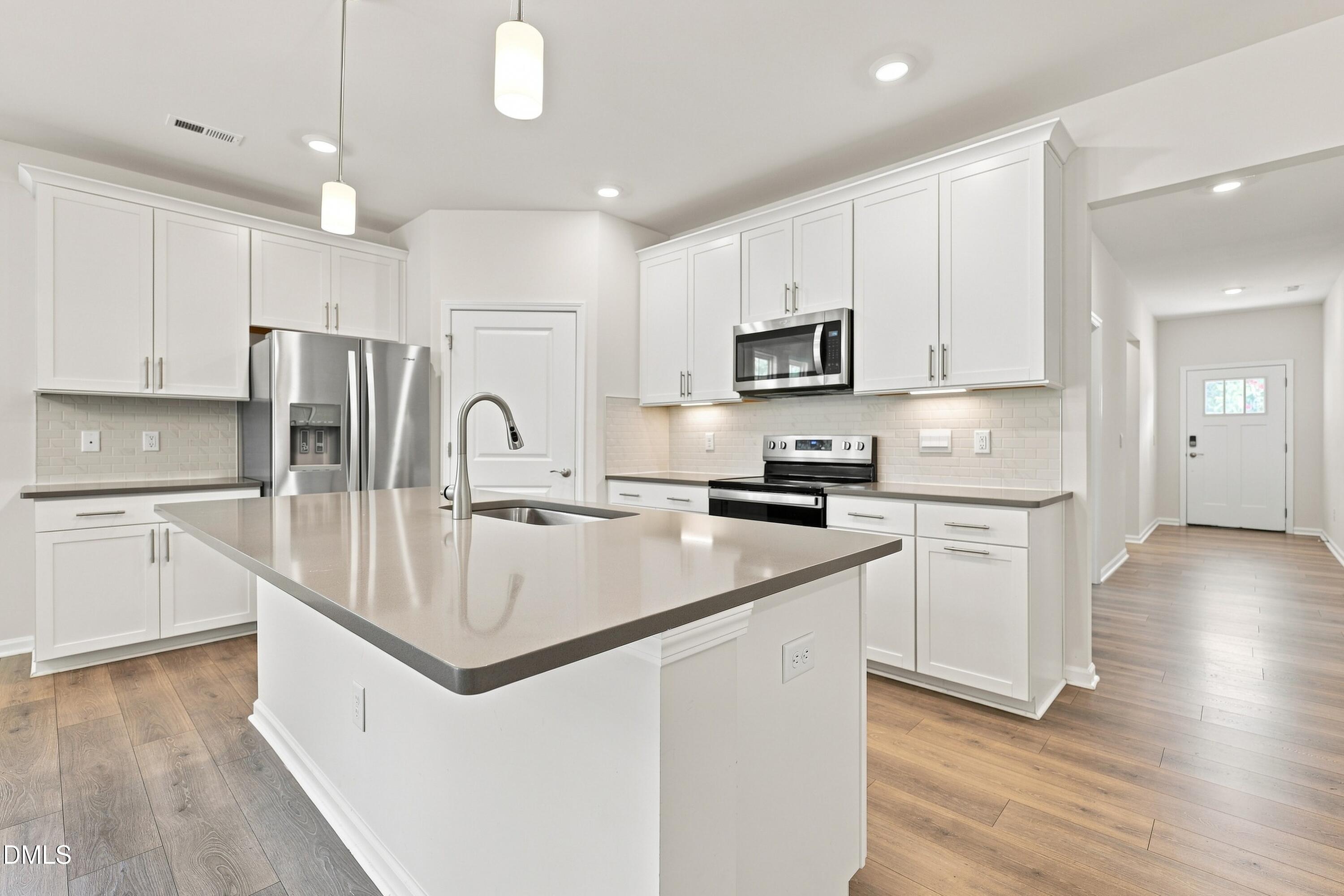 1648 Abberly Place Property Photo 6