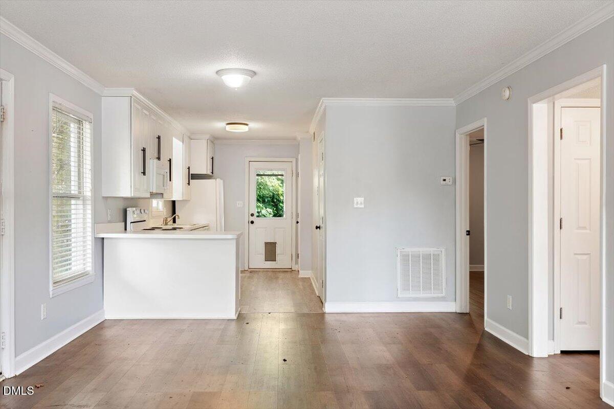 2306 Stafford Avenue A Property Photo 7