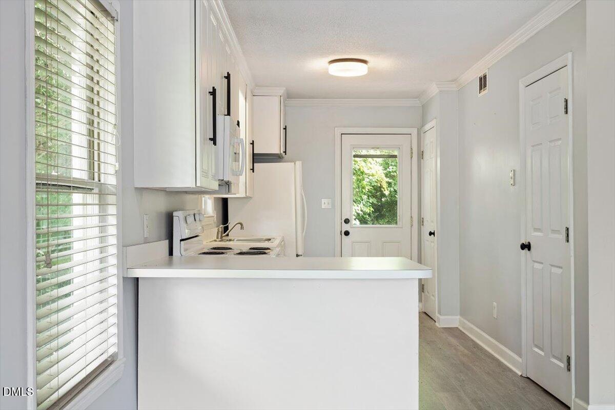 2306 Stafford Avenue A Property Photo 9