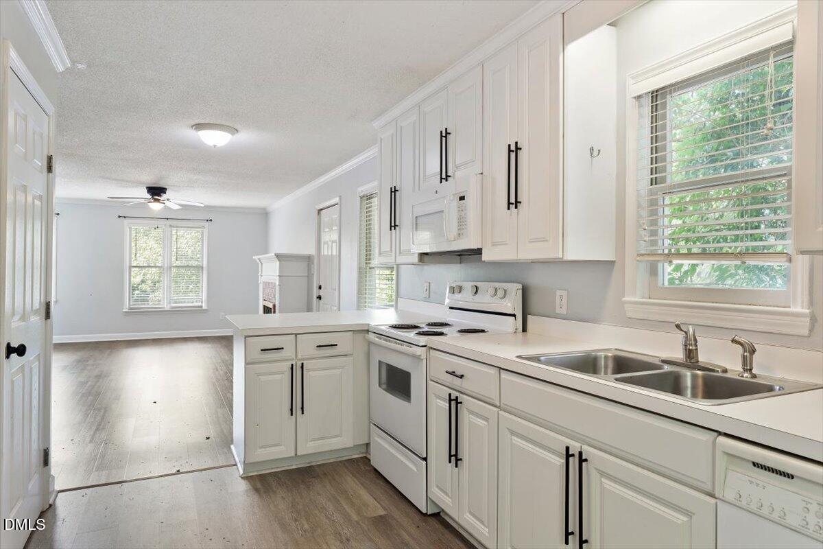 2306 Stafford Avenue A Property Photo 11
