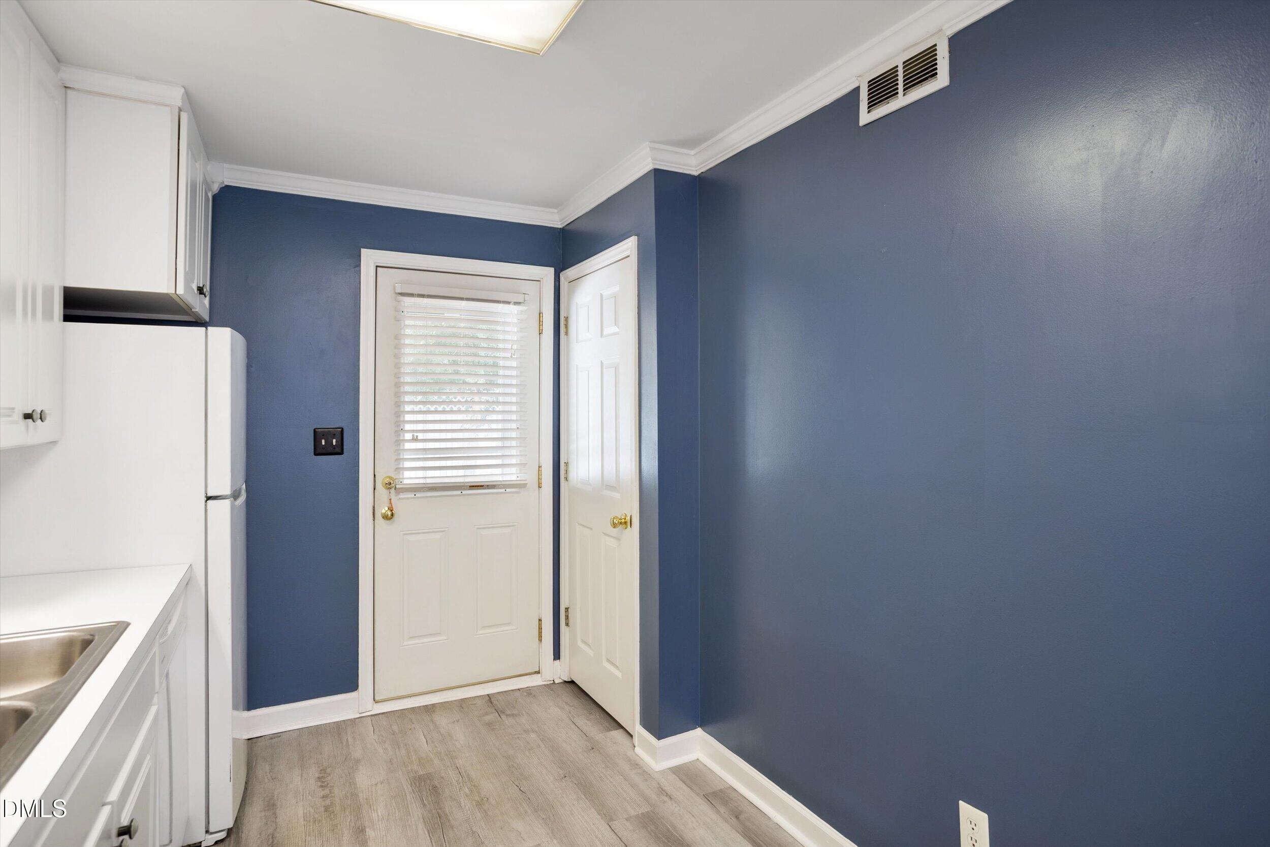 2306 Stafford Avenue C Property Photo 13