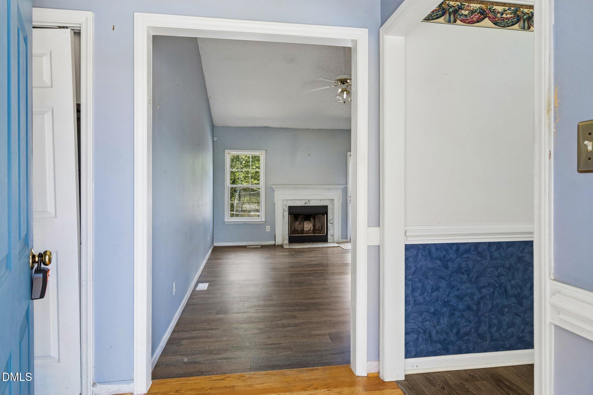 6304 Walnut Glen Drive Property Photo 3