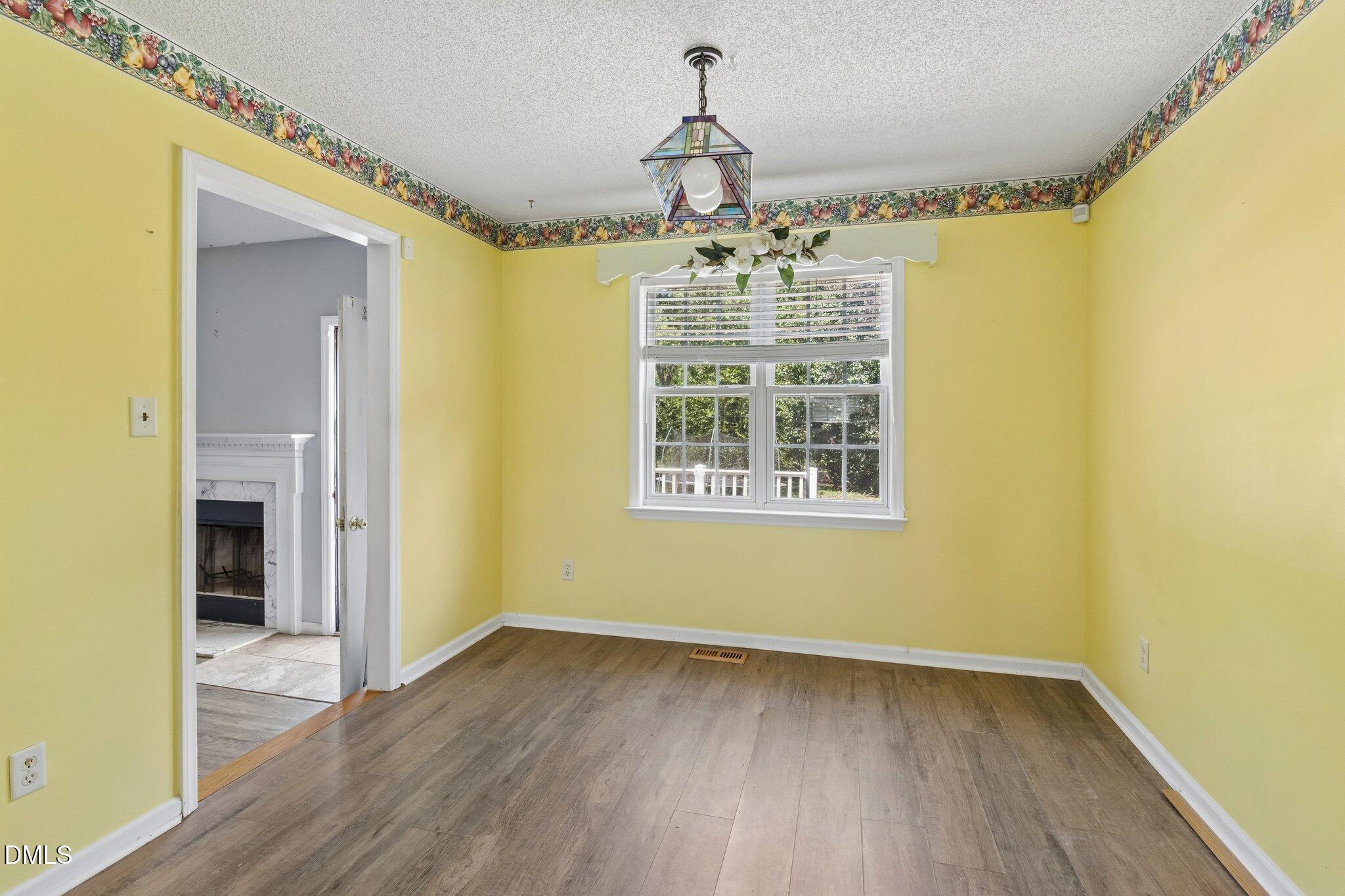 6304 Walnut Glen Drive Property Photo 6