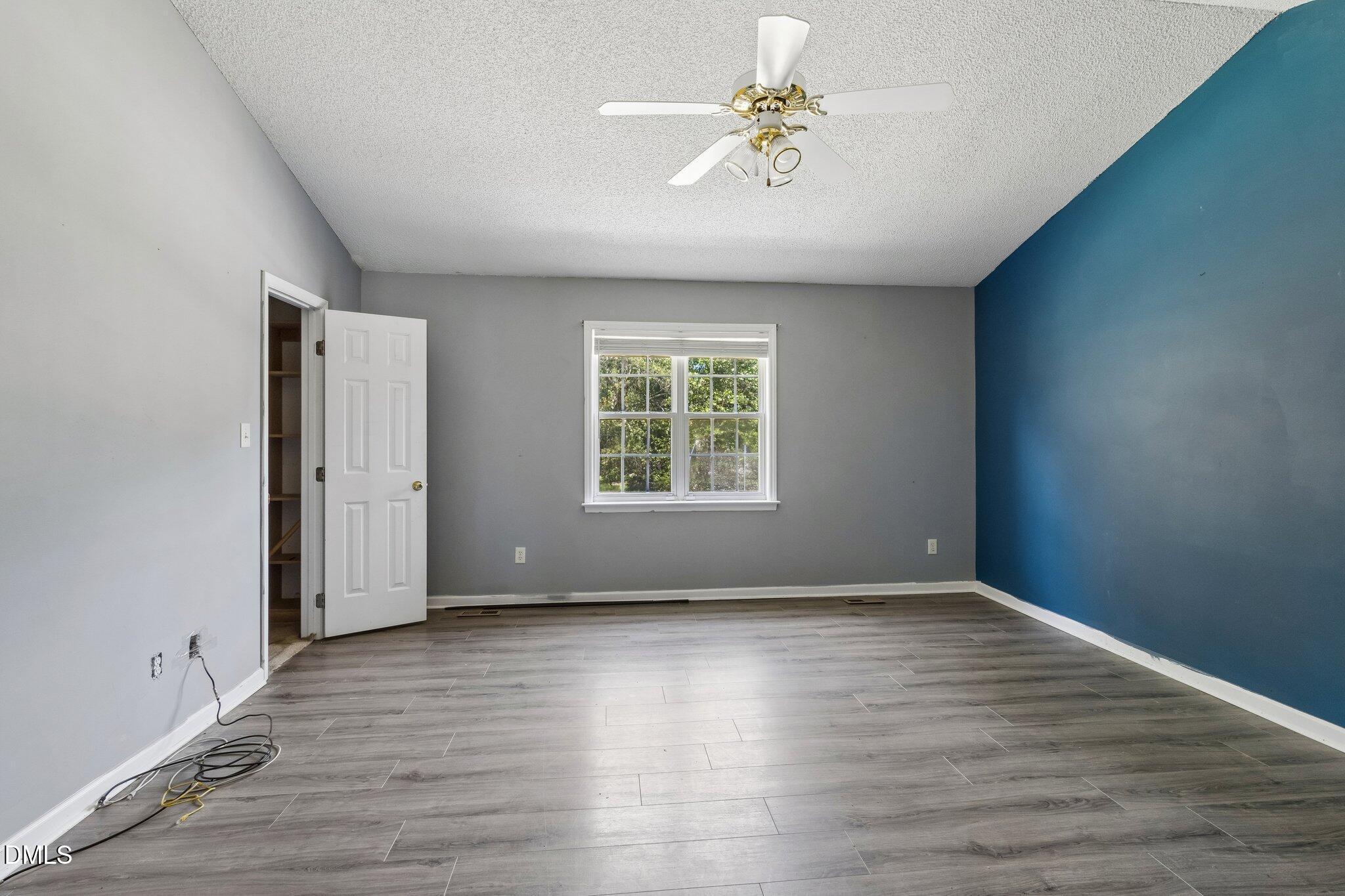 6304 Walnut Glen Drive Property Photo 11
