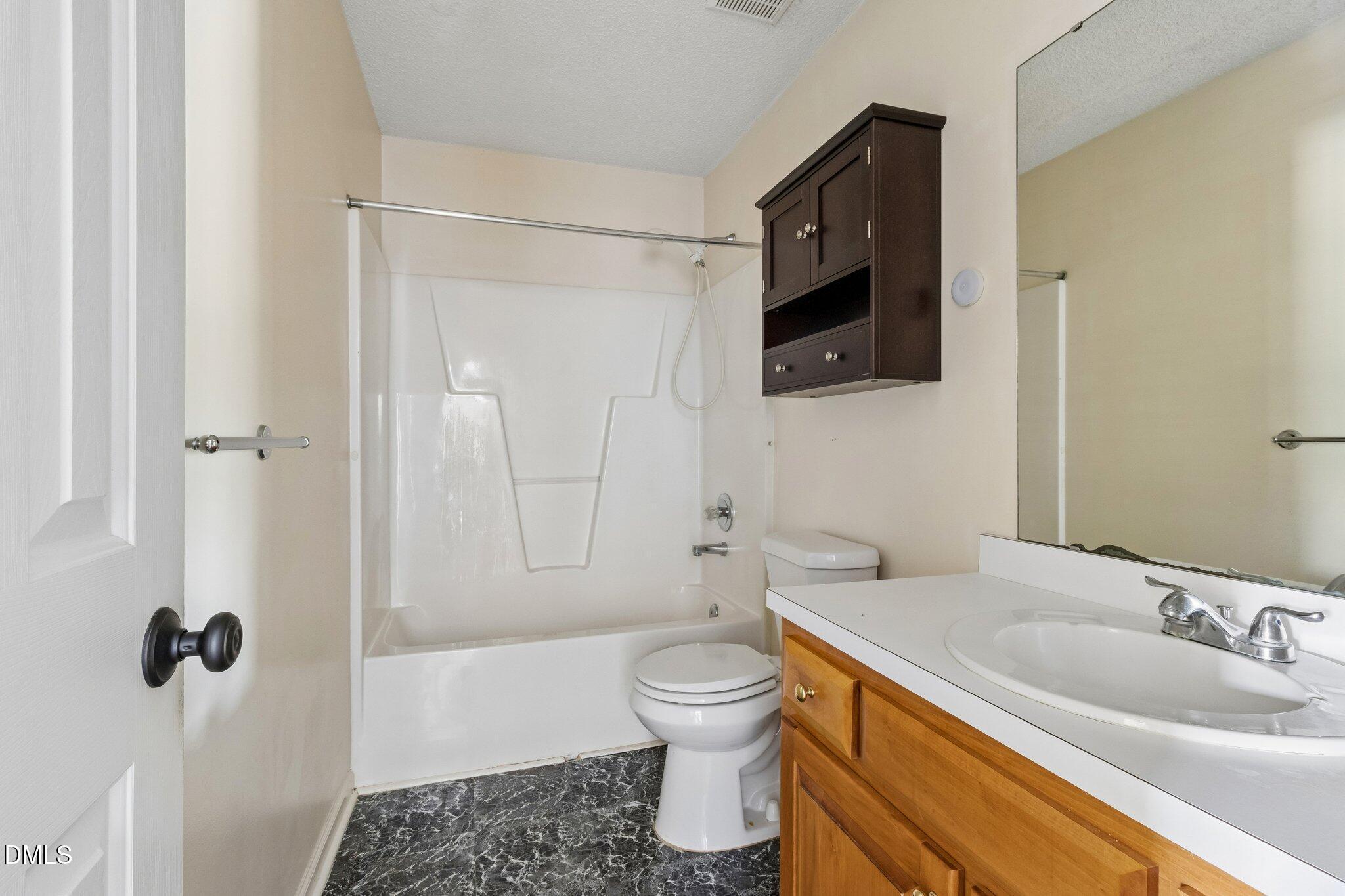 6304 Walnut Glen Drive Property Photo 16
