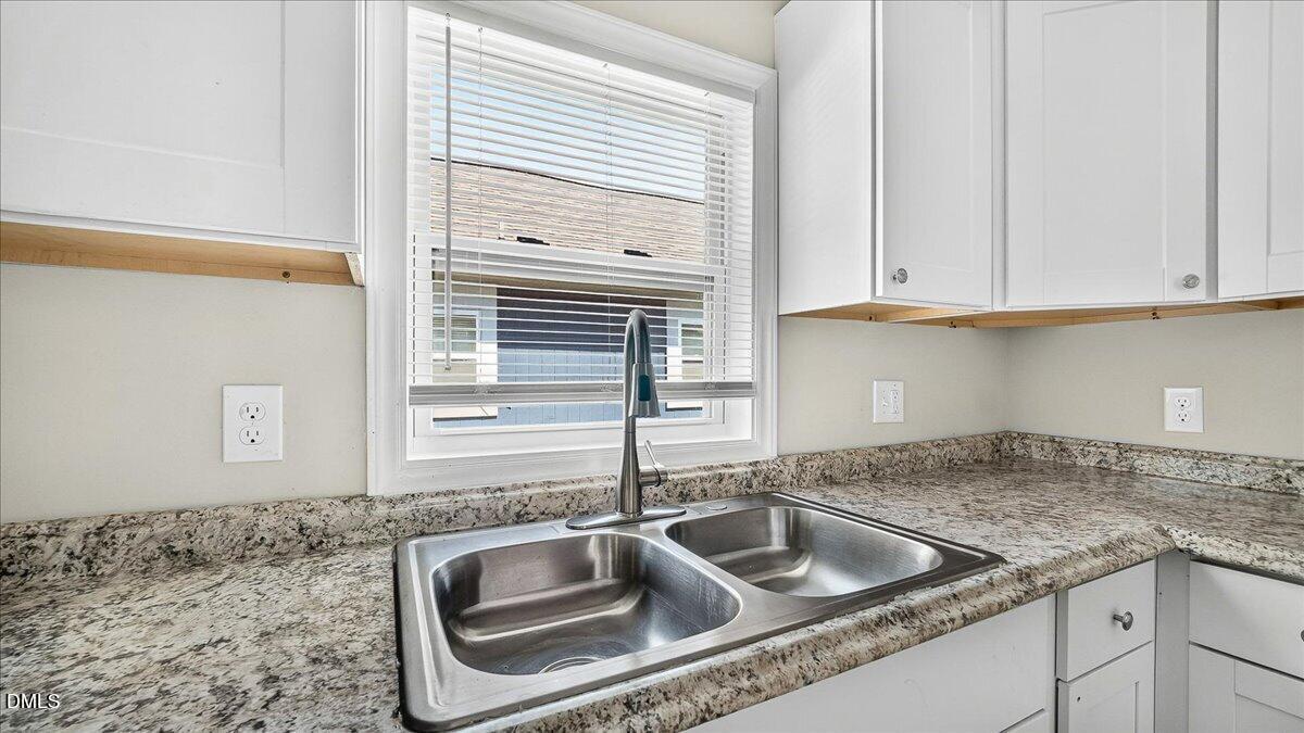 403 Spring Court Property Photo 7
