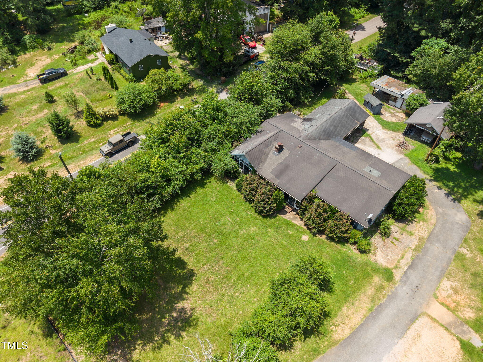 9640 Holly Springs Road Property Photo 2