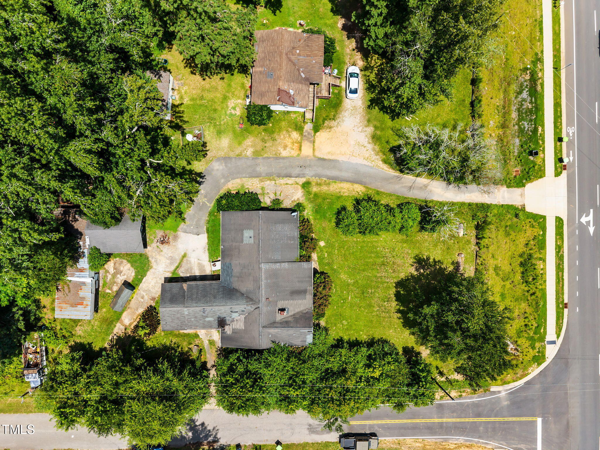 9640 Holly Springs Road Property Photo 4