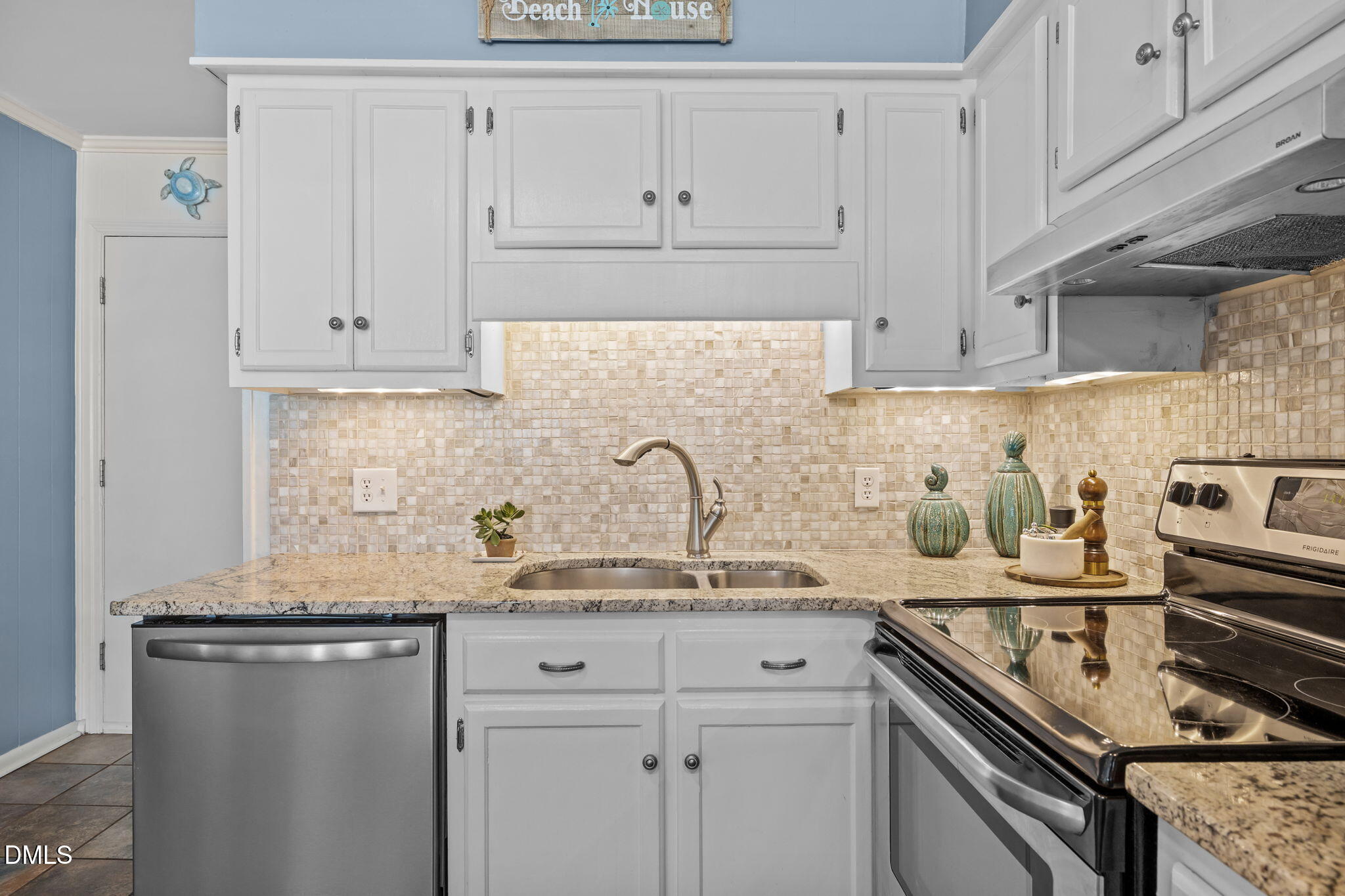 301 Commerce Way 101 Property Photo 11